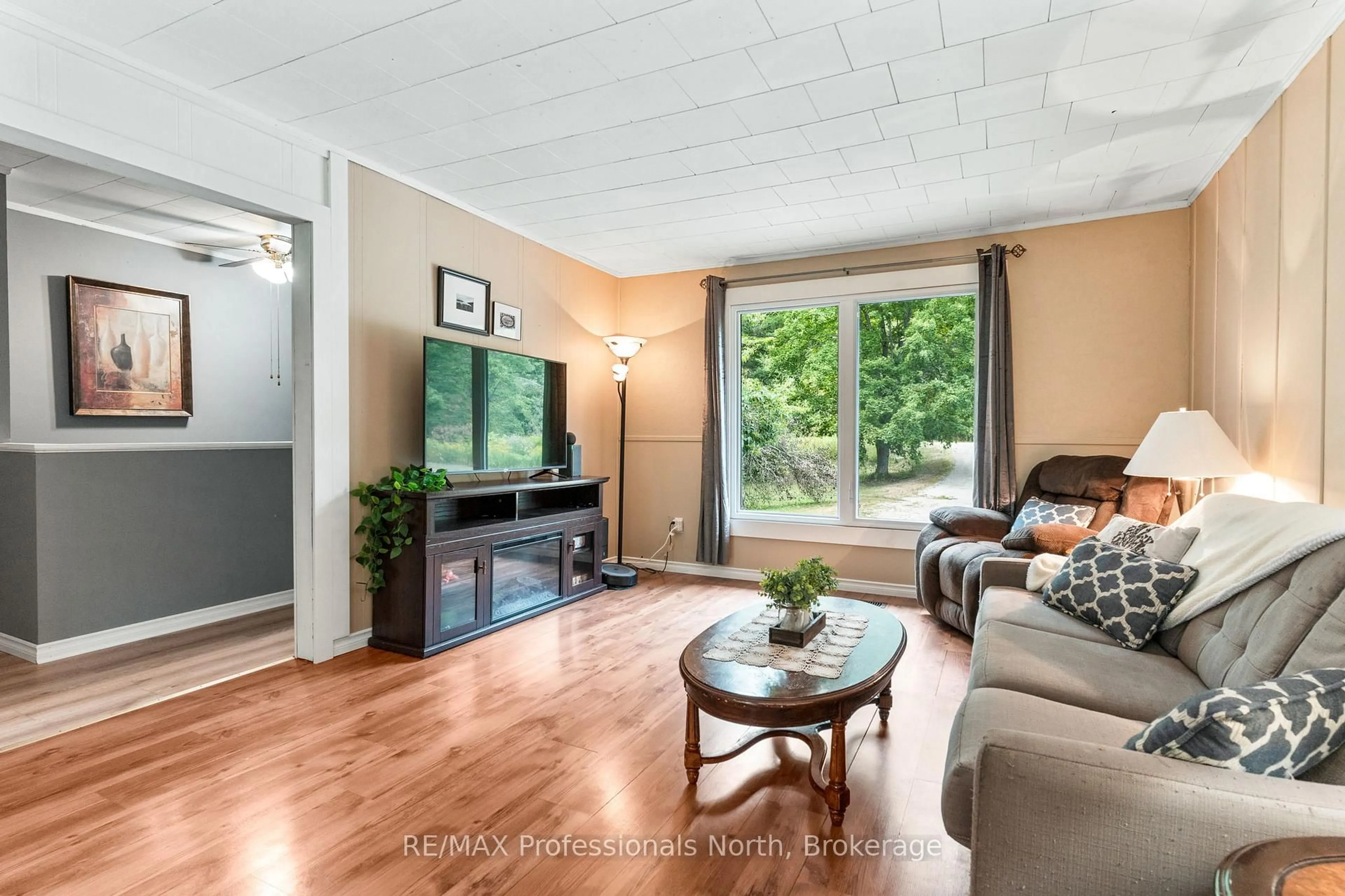 Living room with furniture, unknown for 3866 Deep Bay Rd, Minden Hills Ontario K0M 2K0
