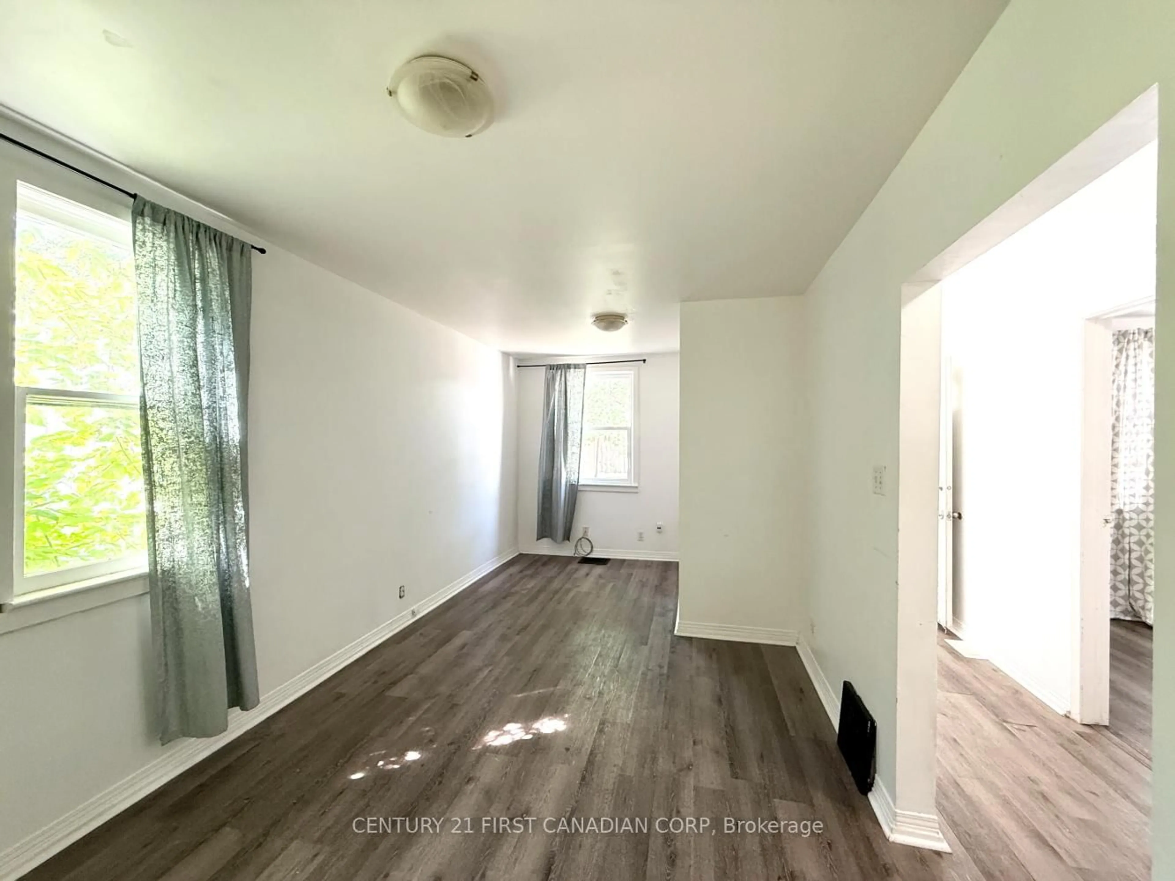 A pic of a room for 197 Clarence St, London East Ontario N6B 2J8