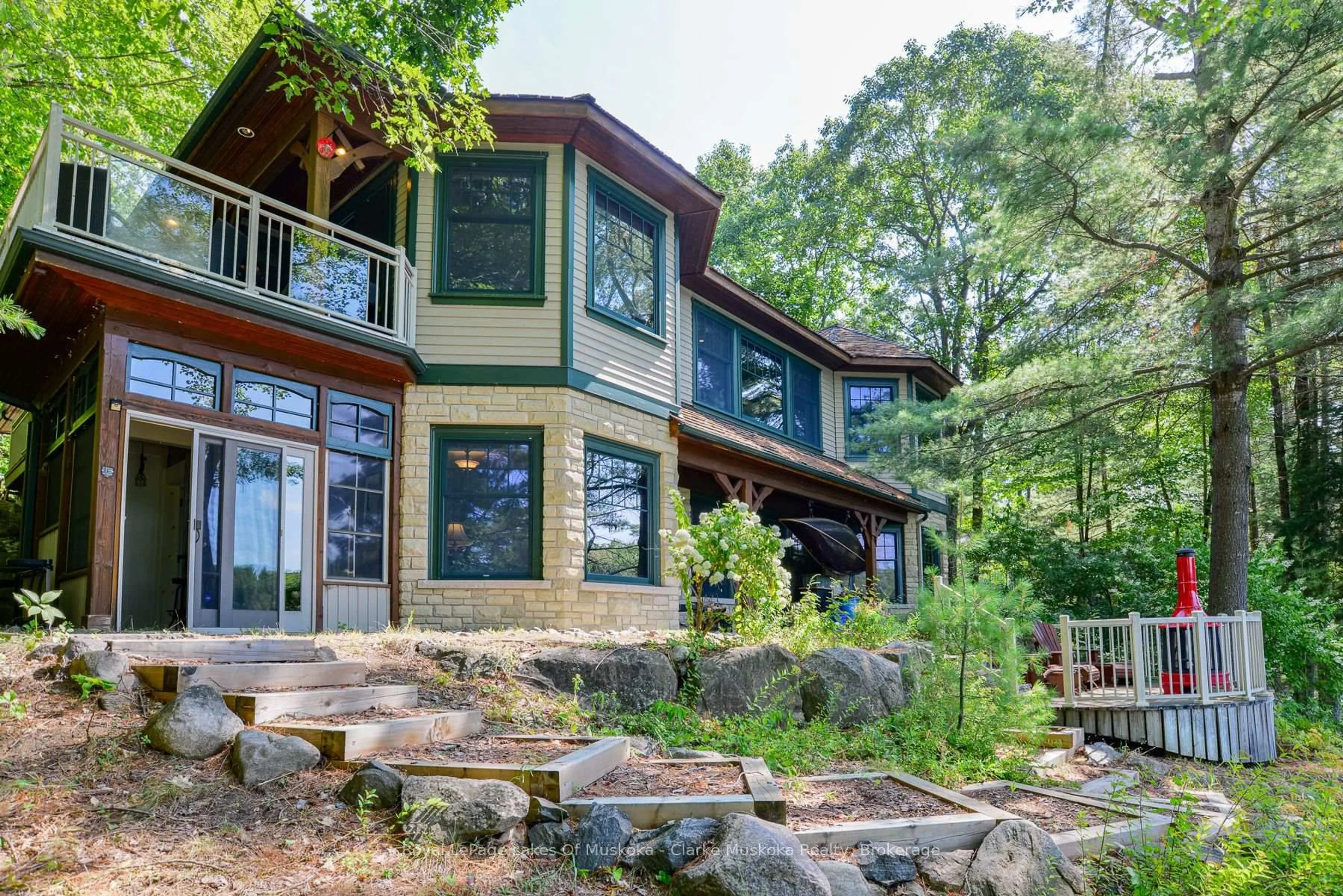 Home with brick exterior material, water/lake/river/ocean view for 45 Estate Dr, Muskoka Lakes Ontario P0B 1J0