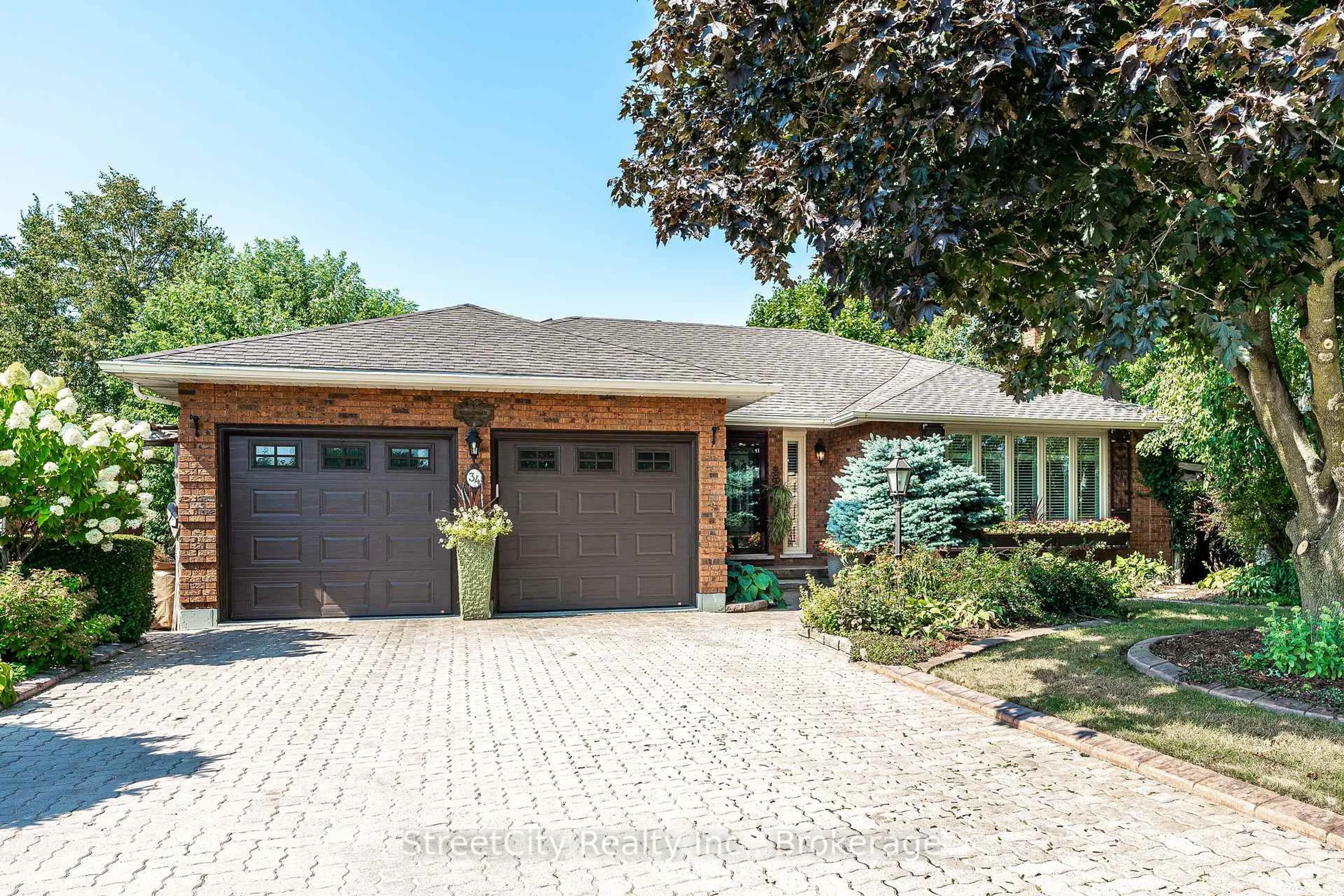Home with brick exterior material, street for 34 Nithview Crt, Wilmot Ontario N3A 2H4
