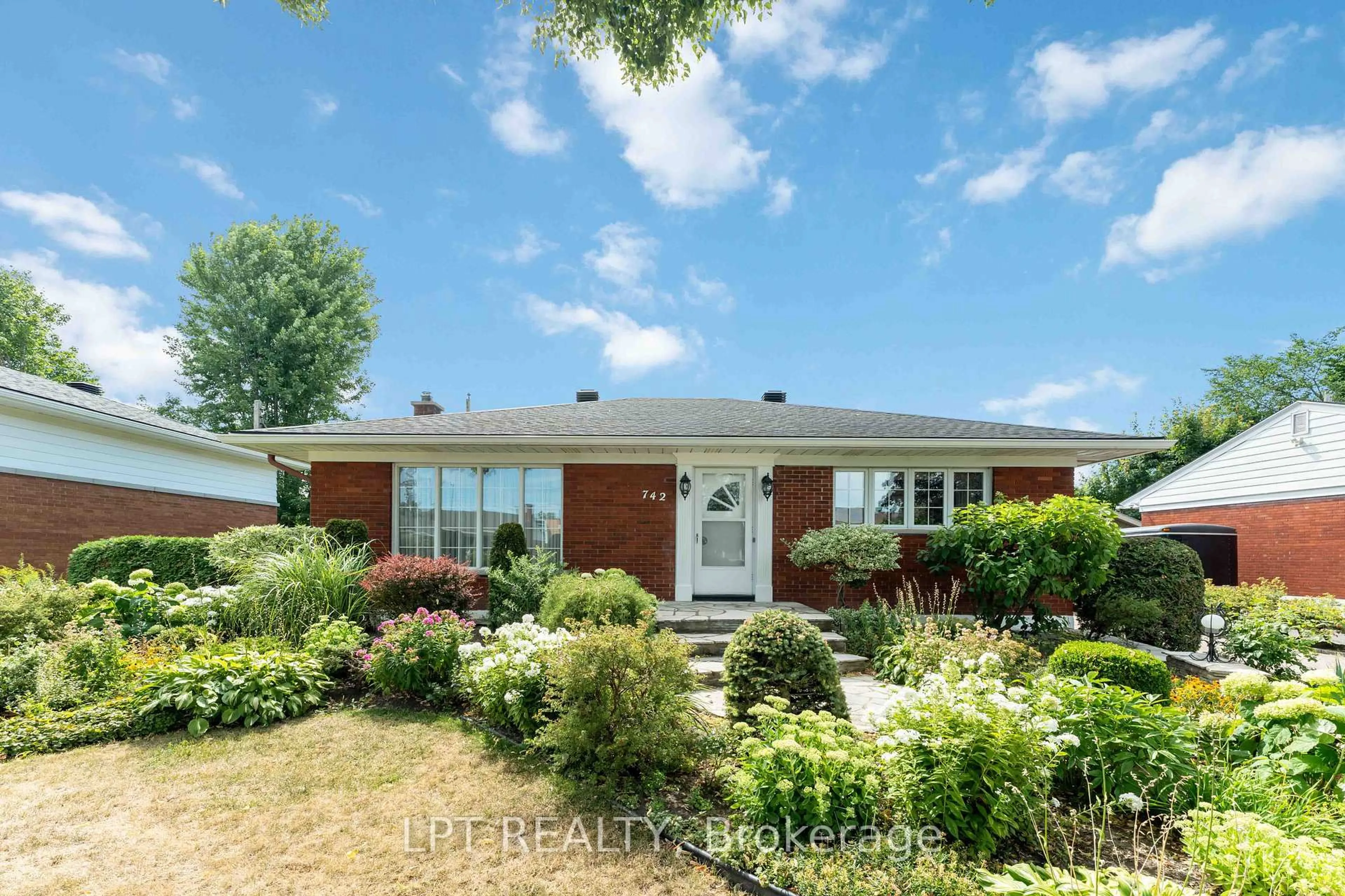 Home with brick exterior material, street for 742 Halstead St, Ottawa Ontario K1G 1M6