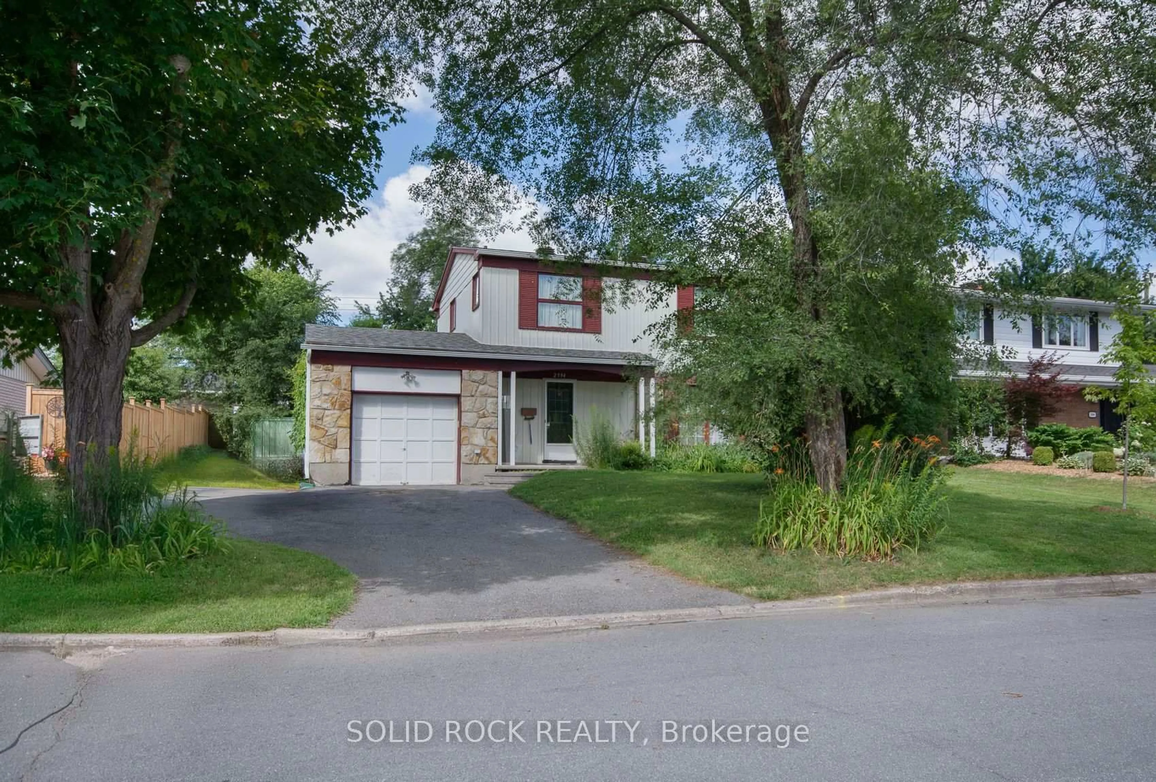 Unknown for 2994 Hyde St, Ottawa Ontario K1V 8H9