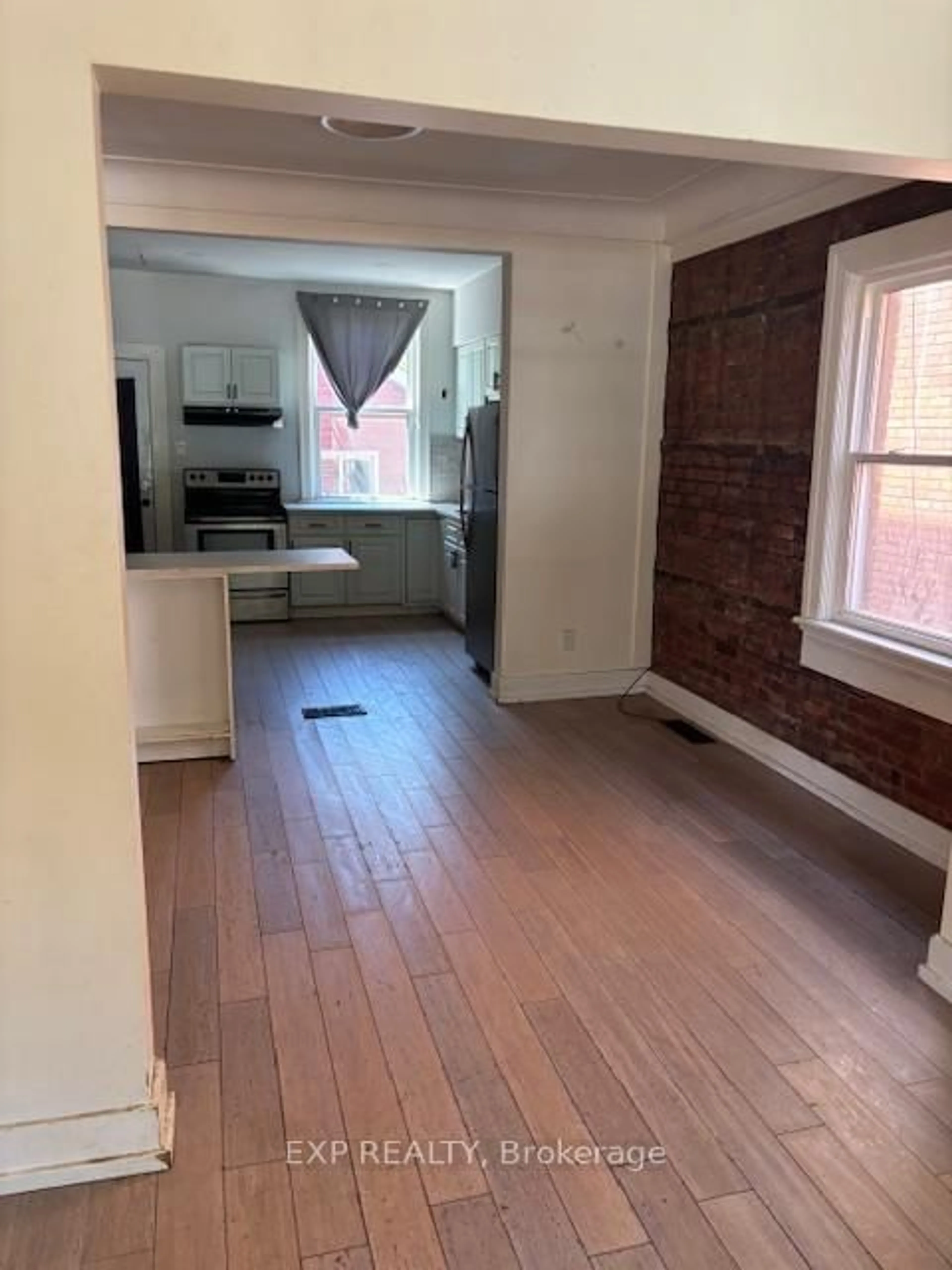 A pic of a room for 750 Cannon St, Hamilton Ontario L8L 2G9