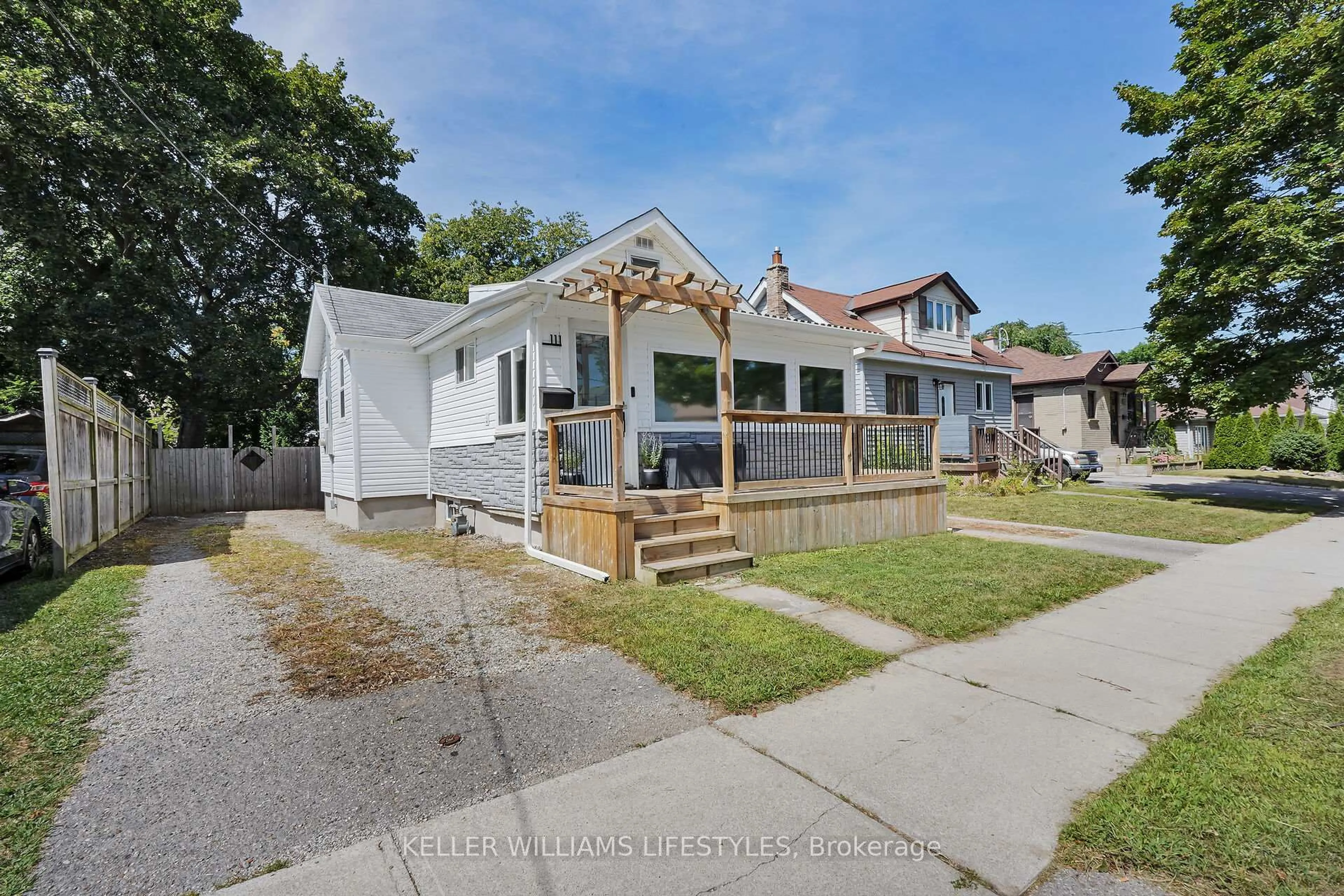 Home with vinyl exterior material, street for 111 Boullee St, London East Ontario N5Y 1T8