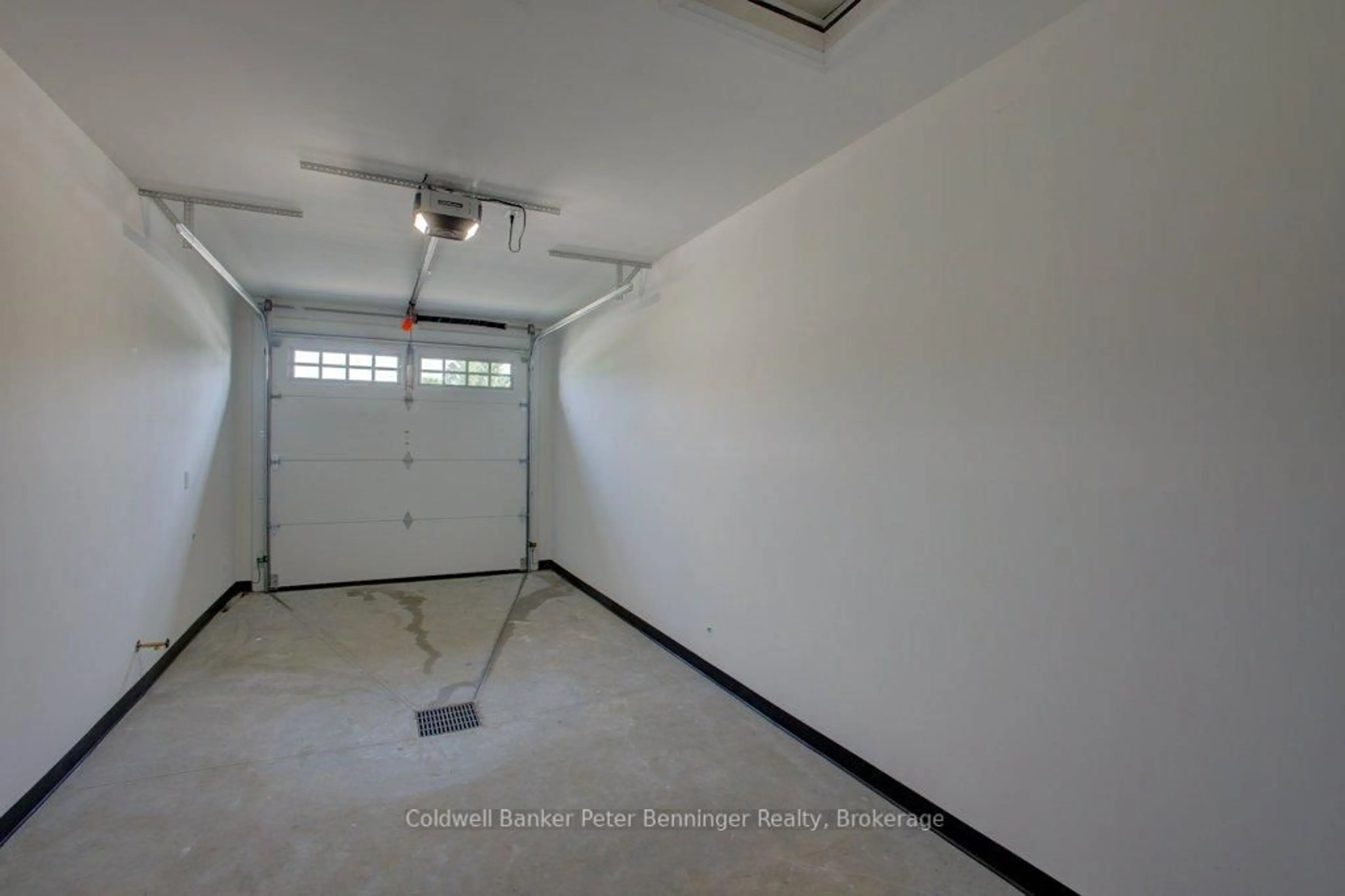 Indoor garage for 311 Arnaud St #5, Arran-Elderslie Ontario N0G 2N0
