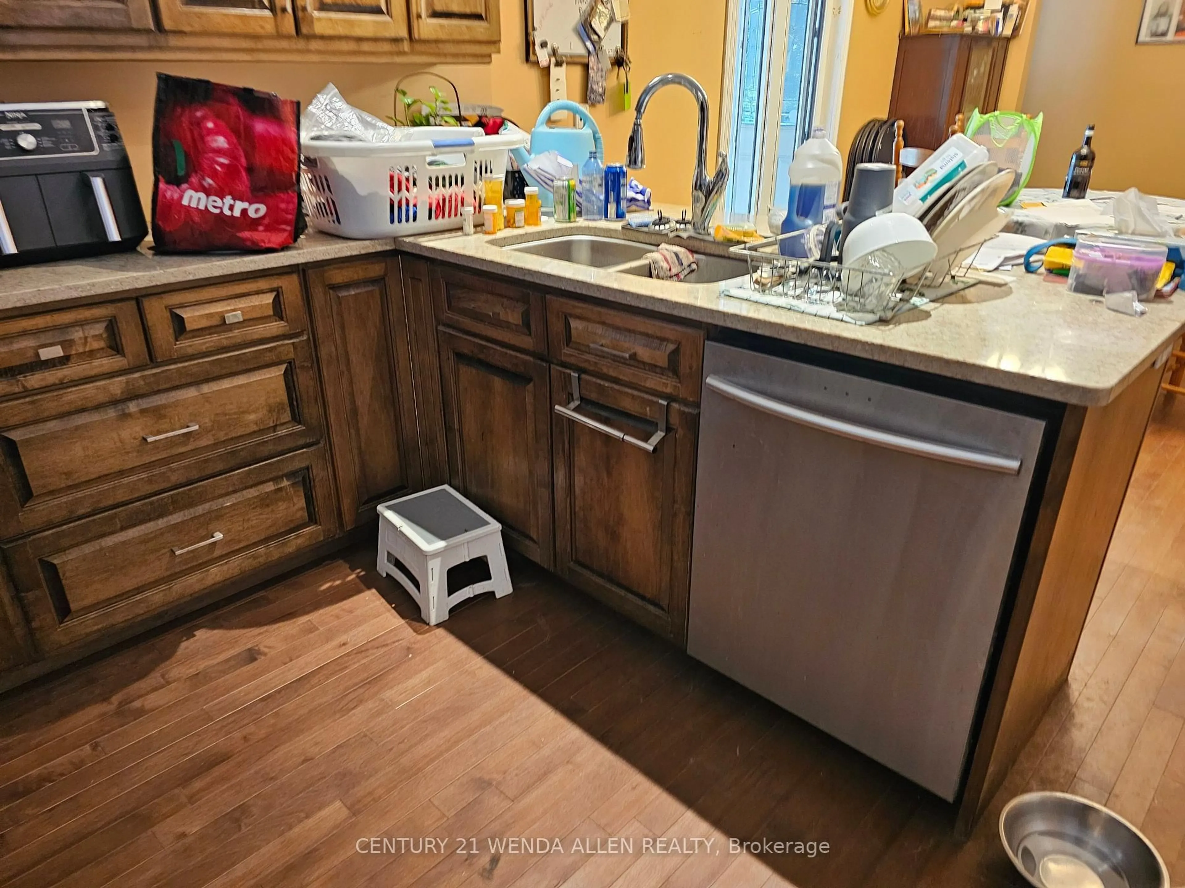Standard kitchen, unknown for 543 Concession RR#2 Concession, Kincardine Ontario N0G 2T0
