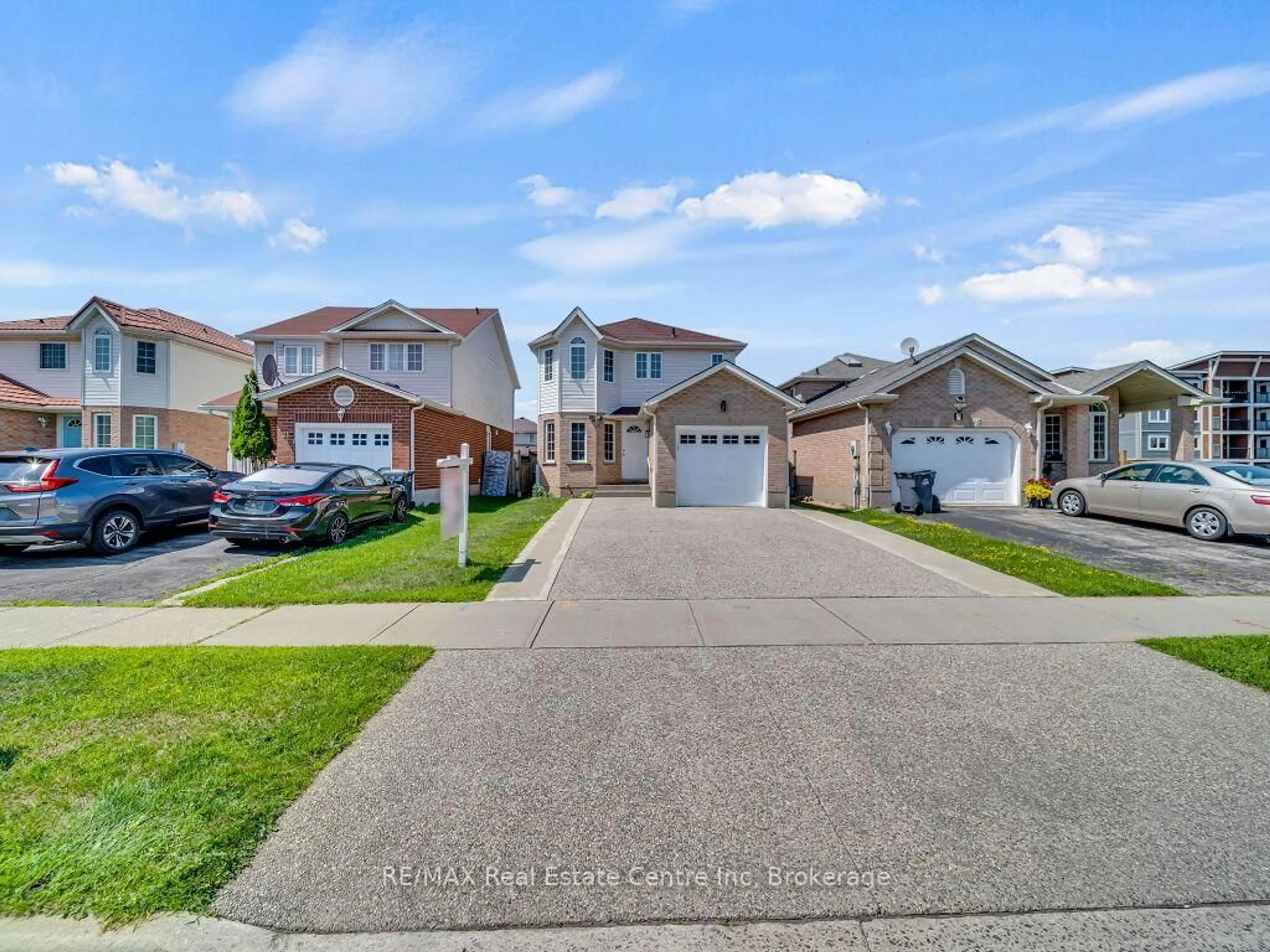 A pic from outside/outdoor area/front of a property/back of a property/a pic from drone, street for 9 Ryde Rd, Guelph Ontario N1K 1V8