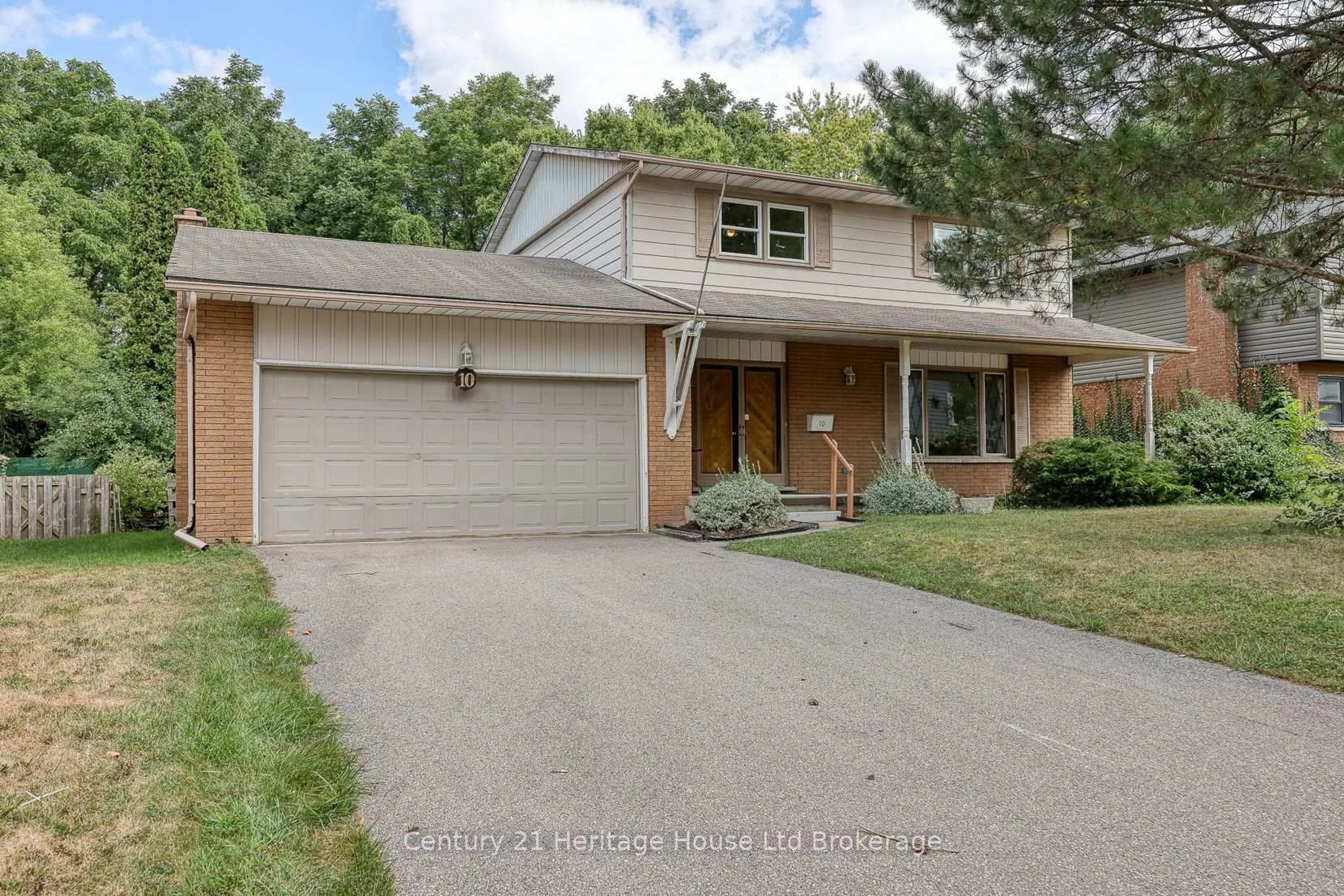 Home with vinyl exterior material, street for 10 Grenville St, Ingersoll Ontario N5C 3N3
