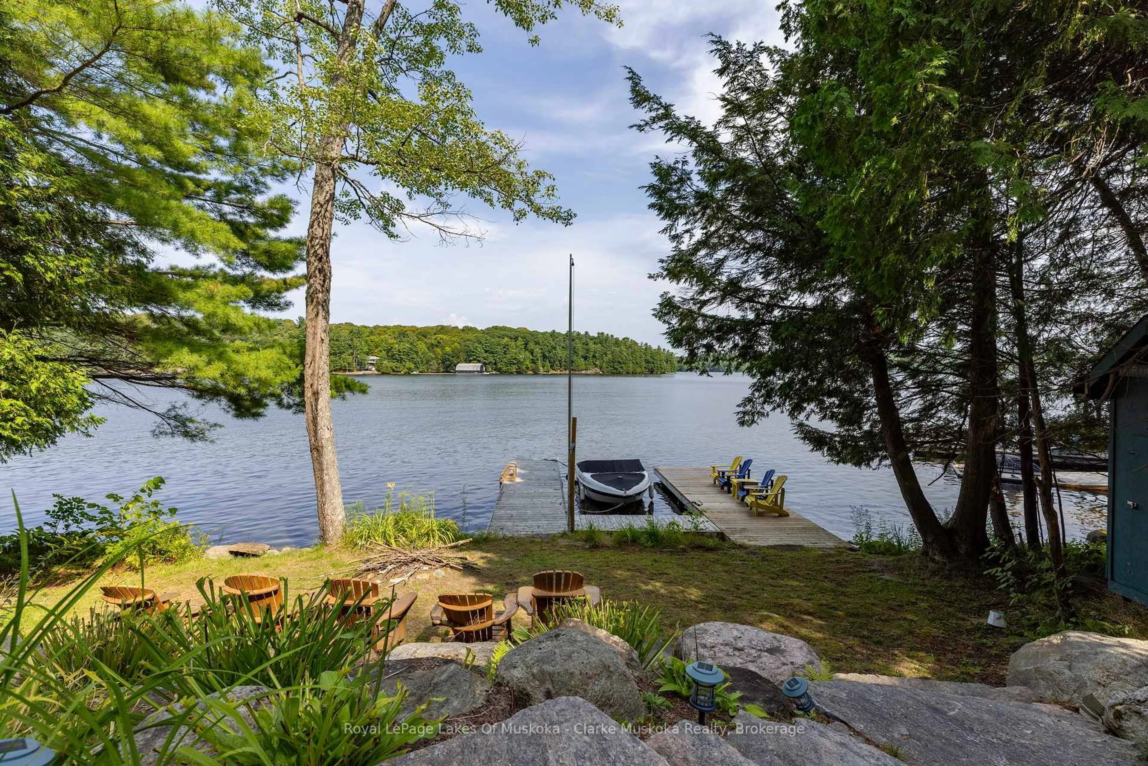 Patio, water/lake/river/ocean view for 1057 MONTGOMERY Dr, Muskoka Lakes Ontario P0B 1J0
