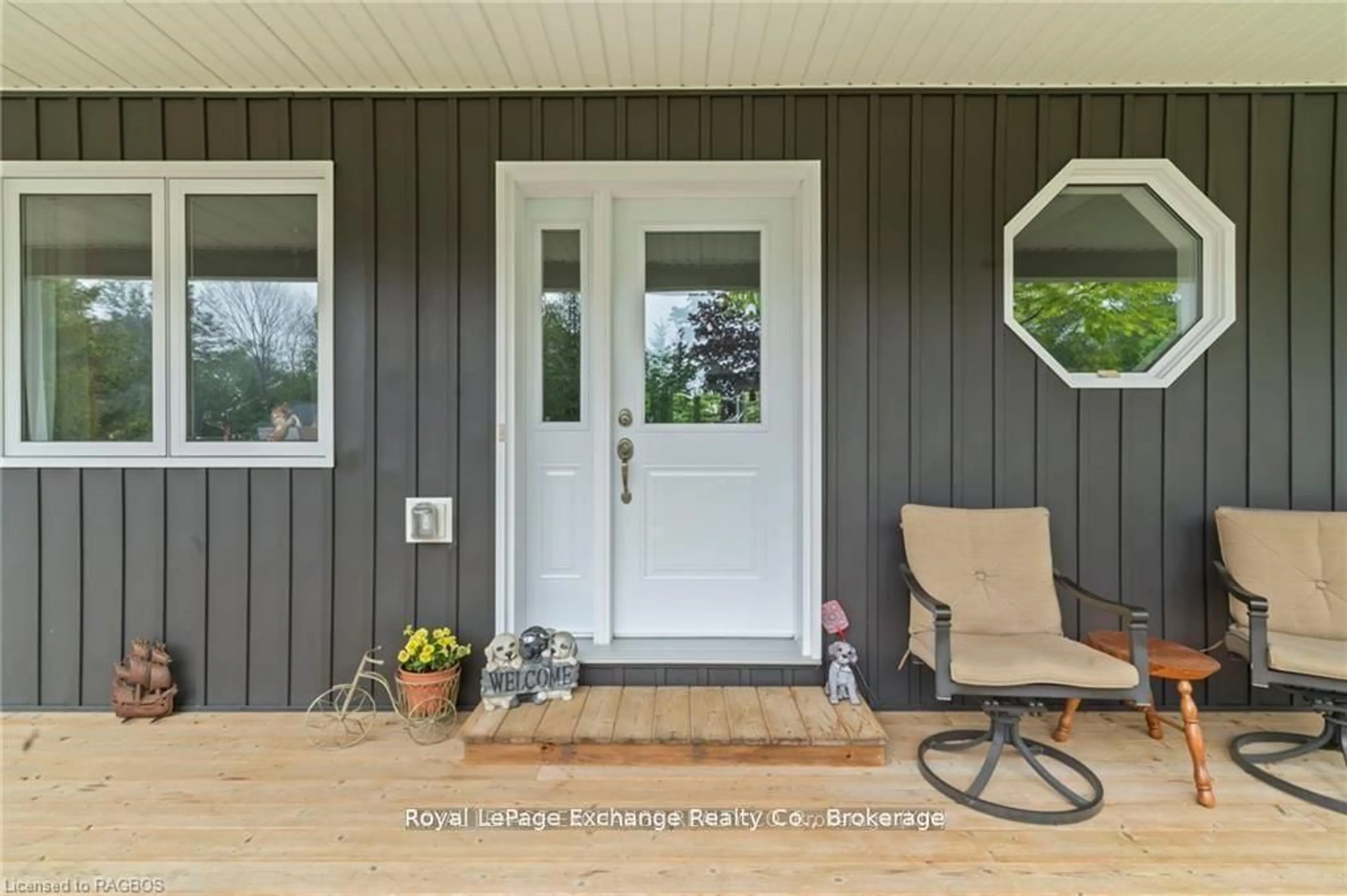 Indoor entryway for 615 Cayuga Cres, Huron-Kinloss Ontario N2Z 2X3