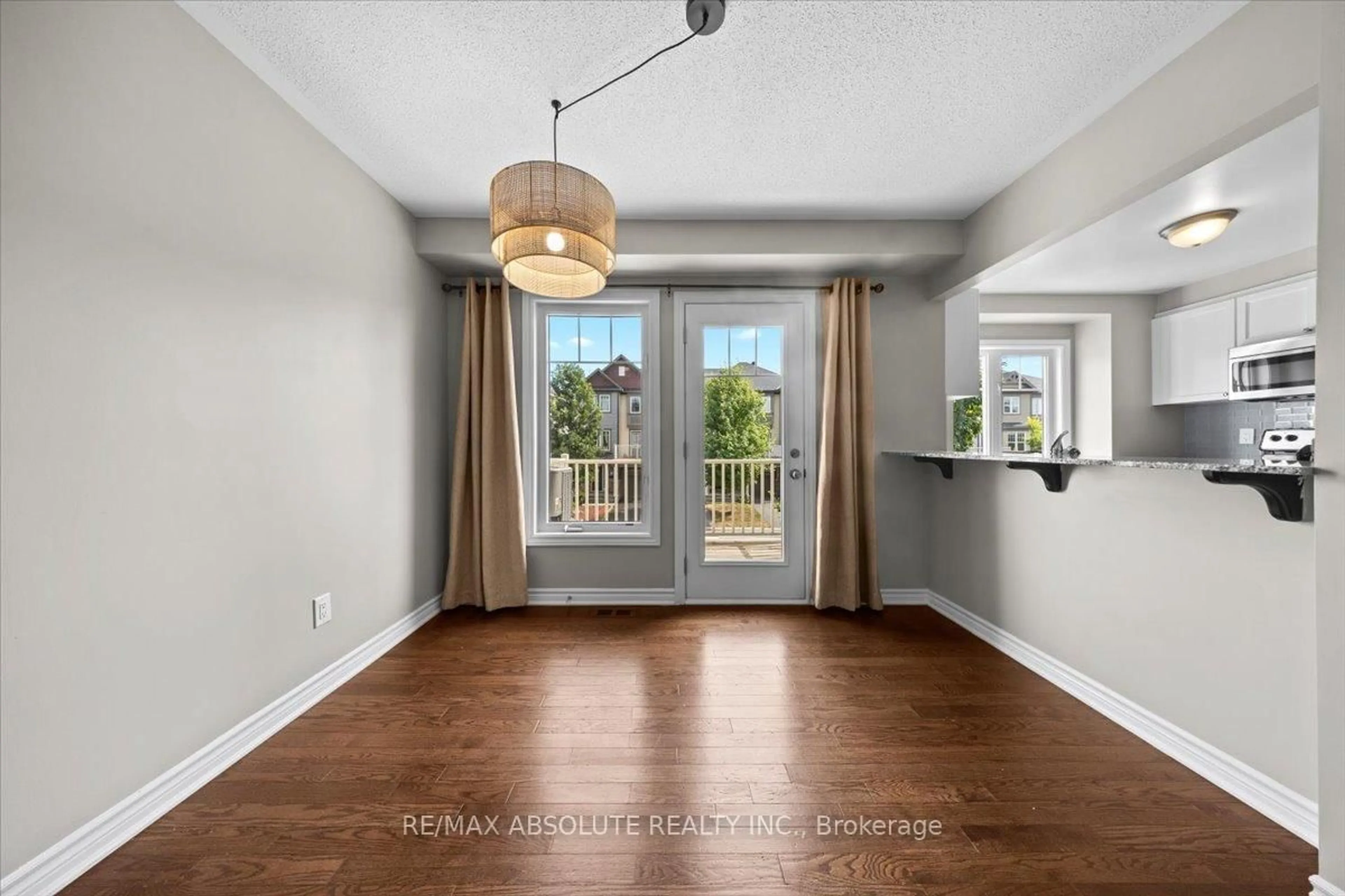 Unknown for 415 Rosingdale St, Ottawa Ontario K2R 1G9