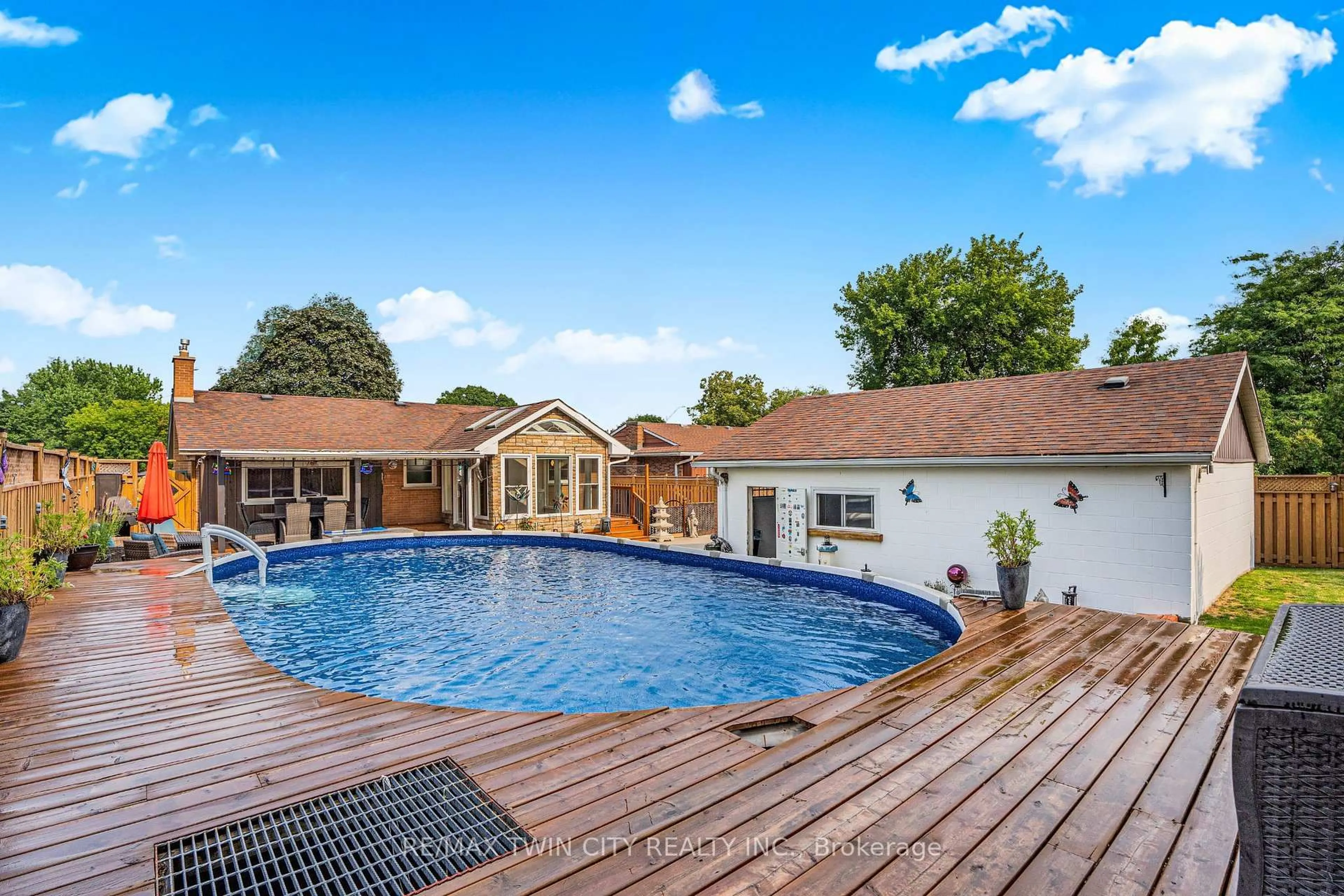 Pool for 62 Gail St, Cambridge Ontario N1R 4M2