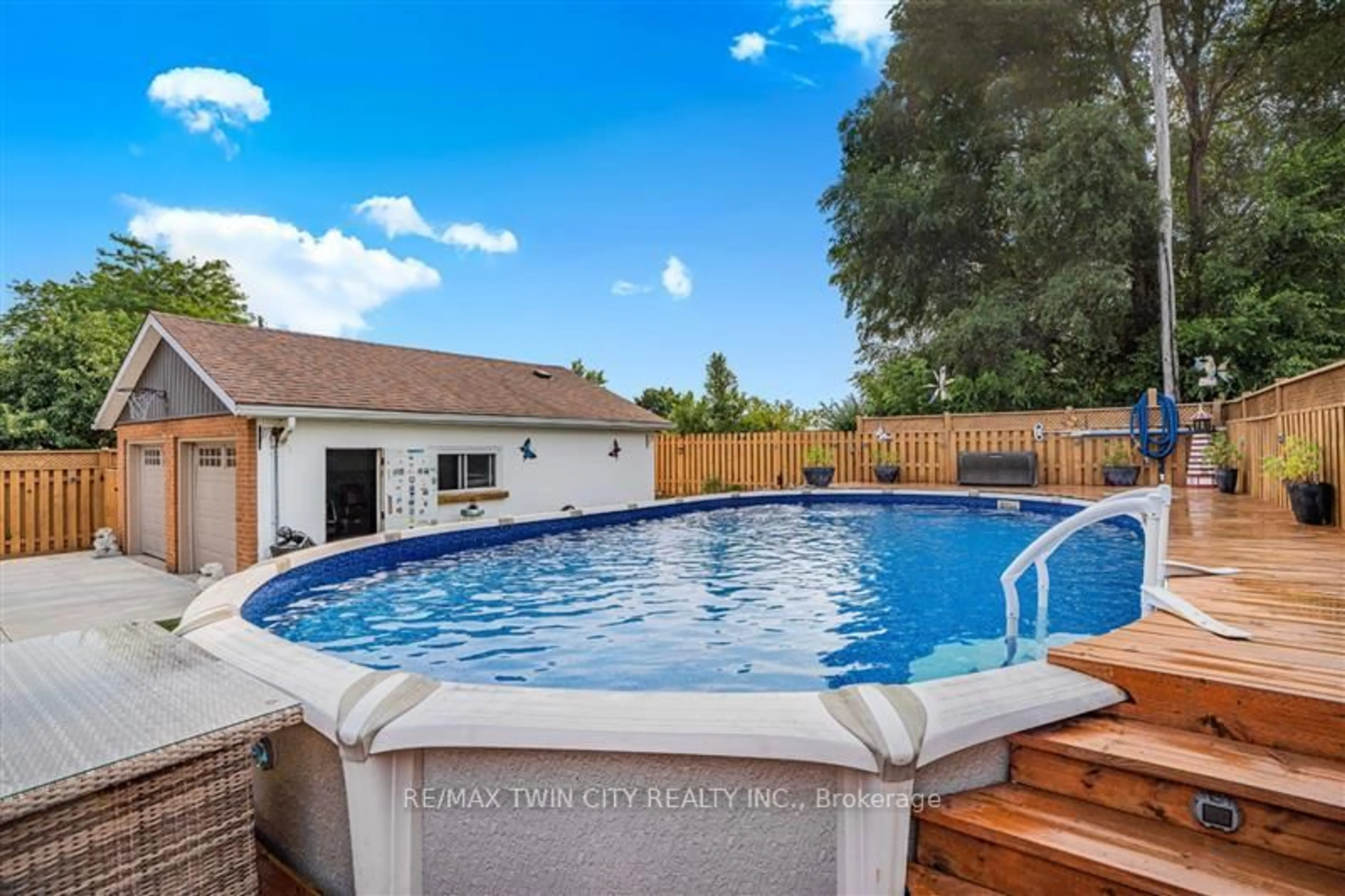 Pool for 62 Gail St, Cambridge Ontario N1R 4M2