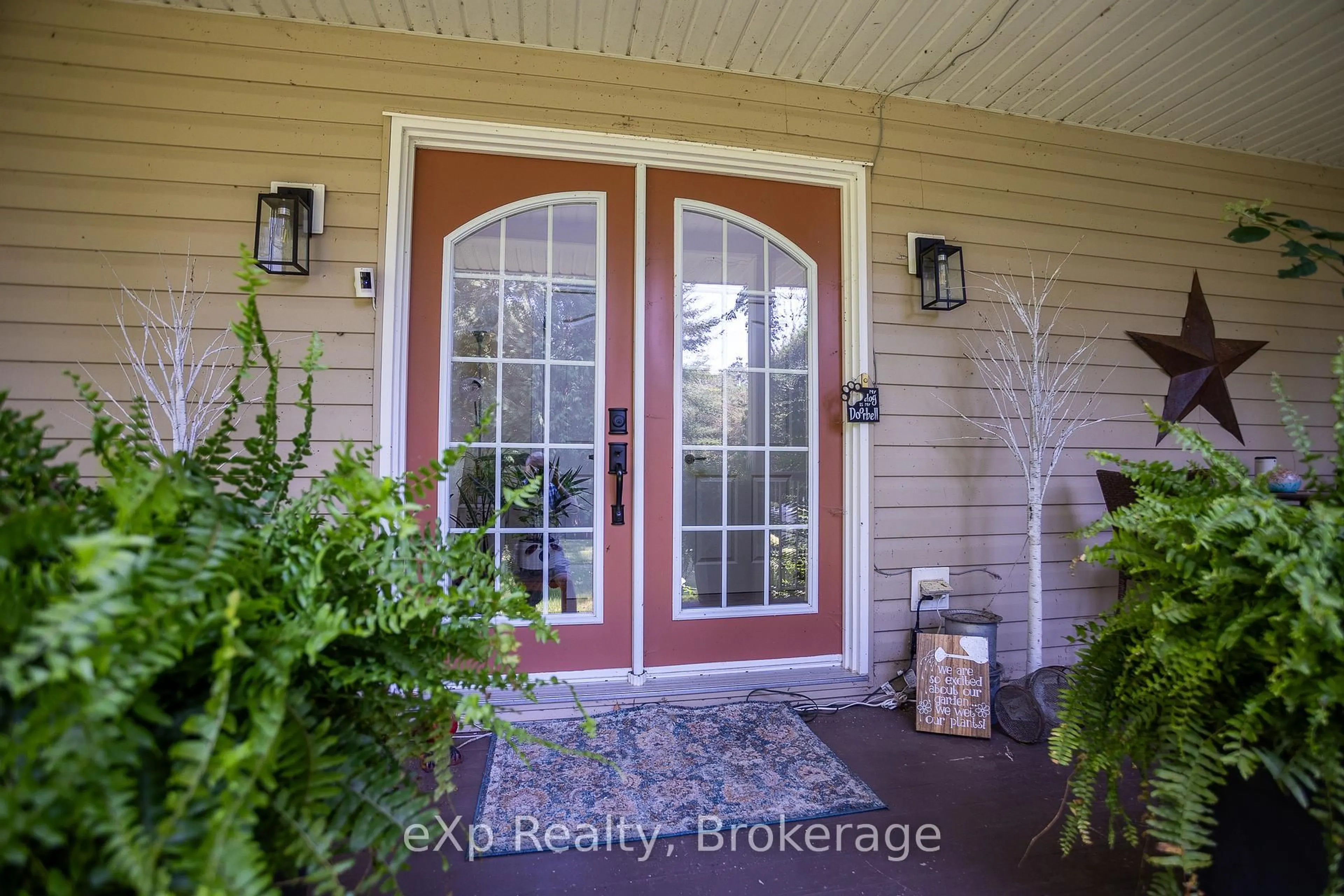 Indoor entryway for 126 Wilson Dr, Georgian Bluffs Ontario N0H 2T0