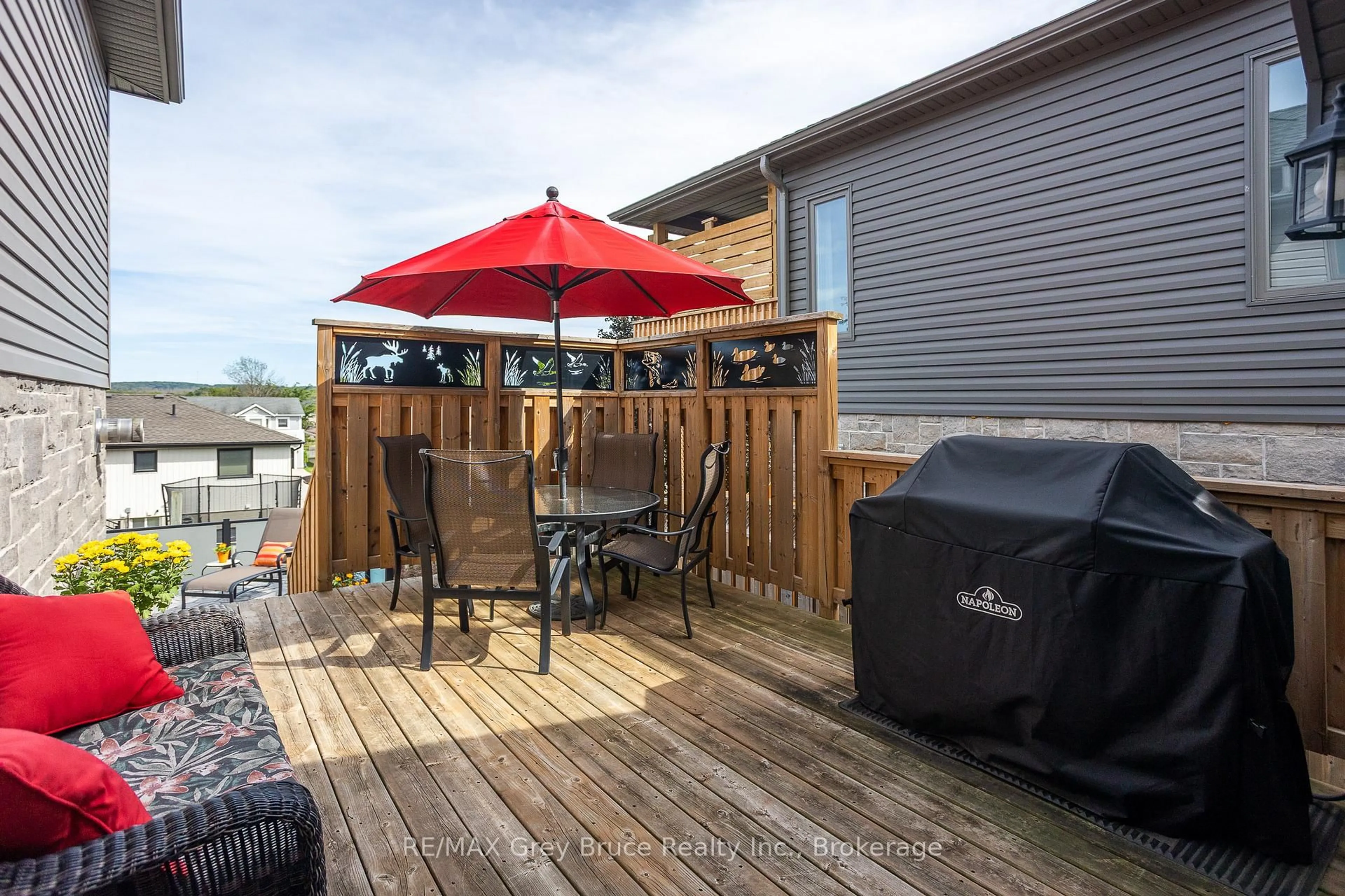Patio, water/lake/river/ocean view for 2591 7th Ave E, Owen Sound Ontario N4K 6V1