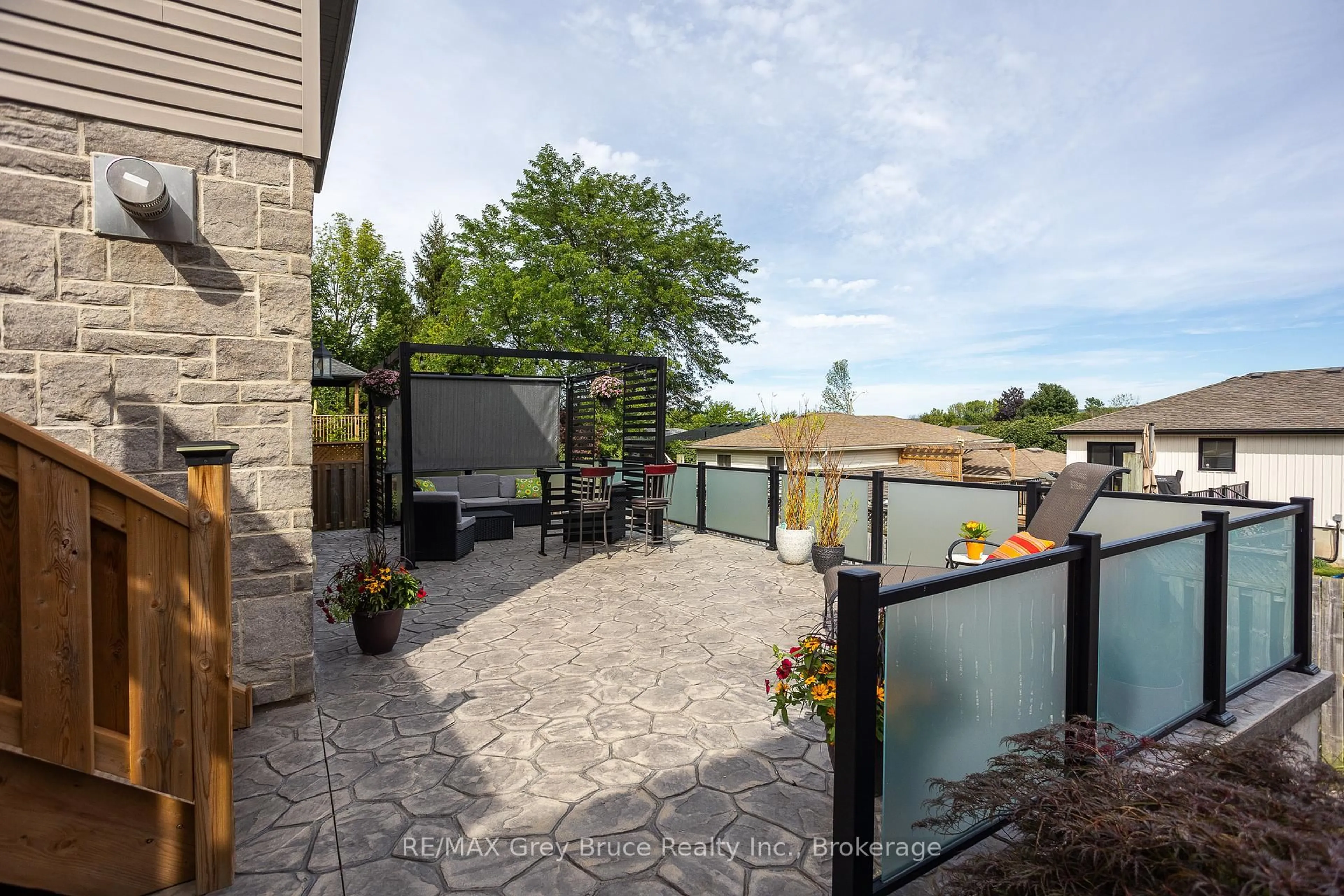 Patio, water/lake/river/ocean view for 2591 7th Ave E, Owen Sound Ontario N4K 6V1