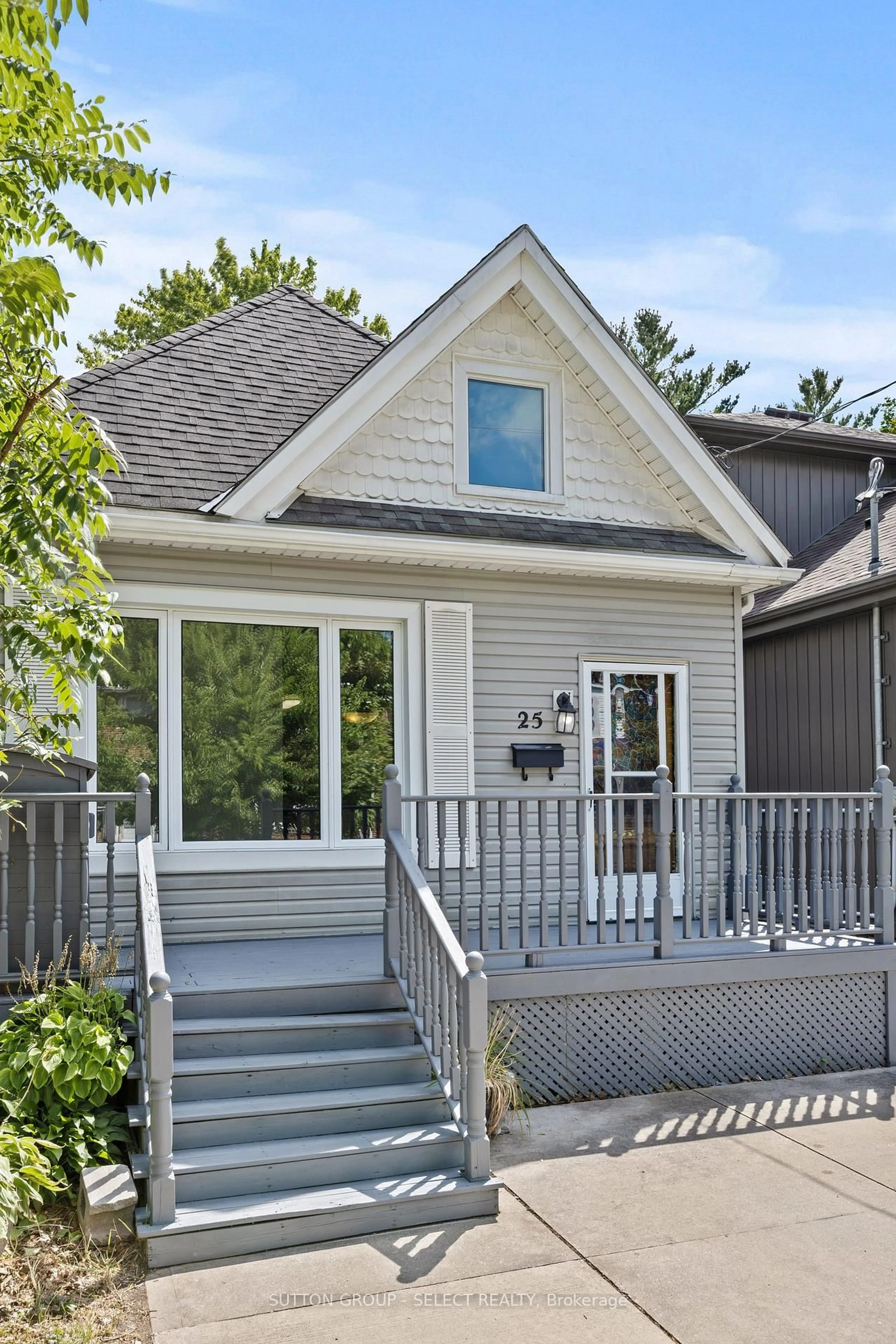 Home with vinyl exterior material, street for 25 Partridge St, London East Ontario N5Y 3R5