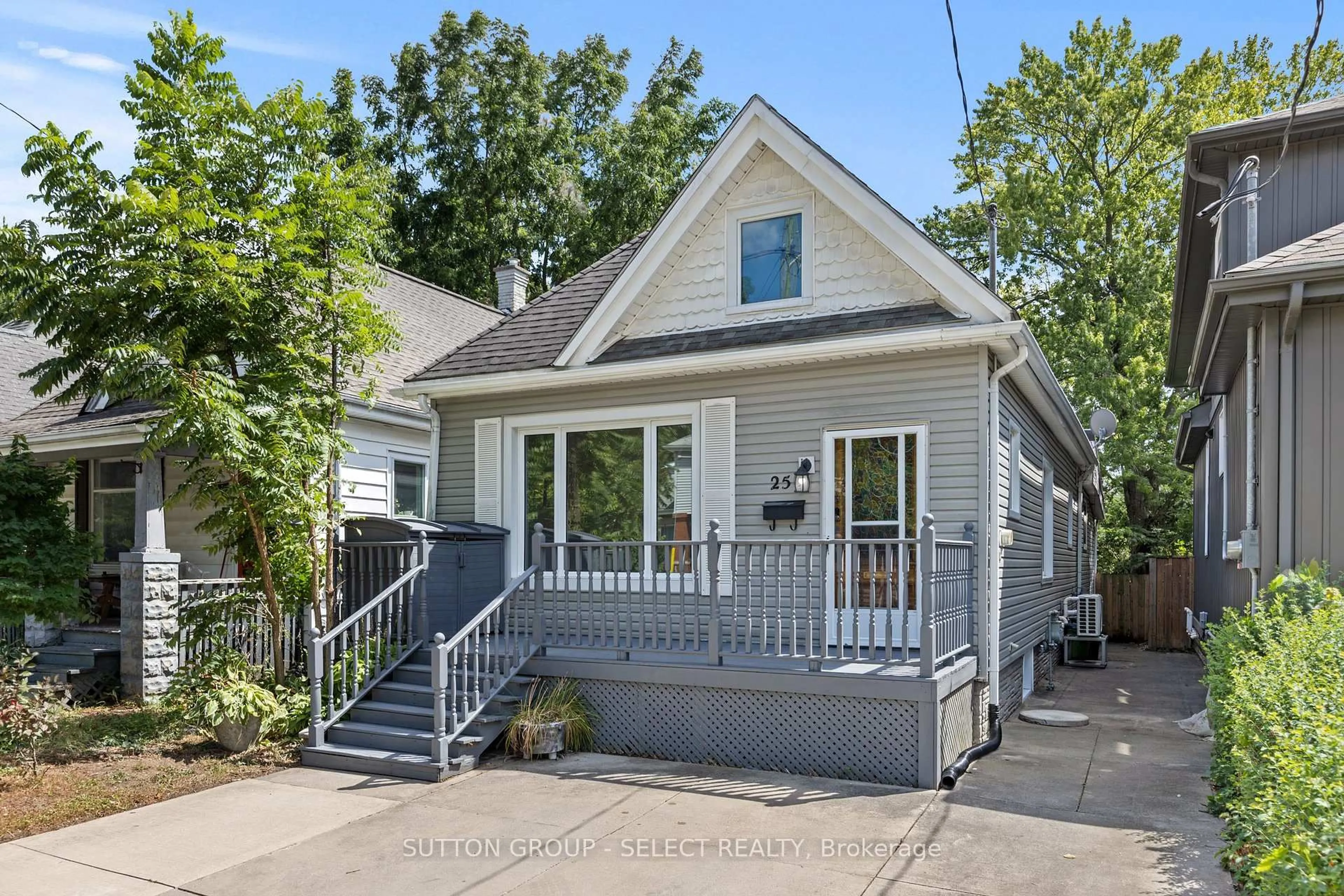 Home with vinyl exterior material, street for 25 Partridge St, London East Ontario N5Y 3R5