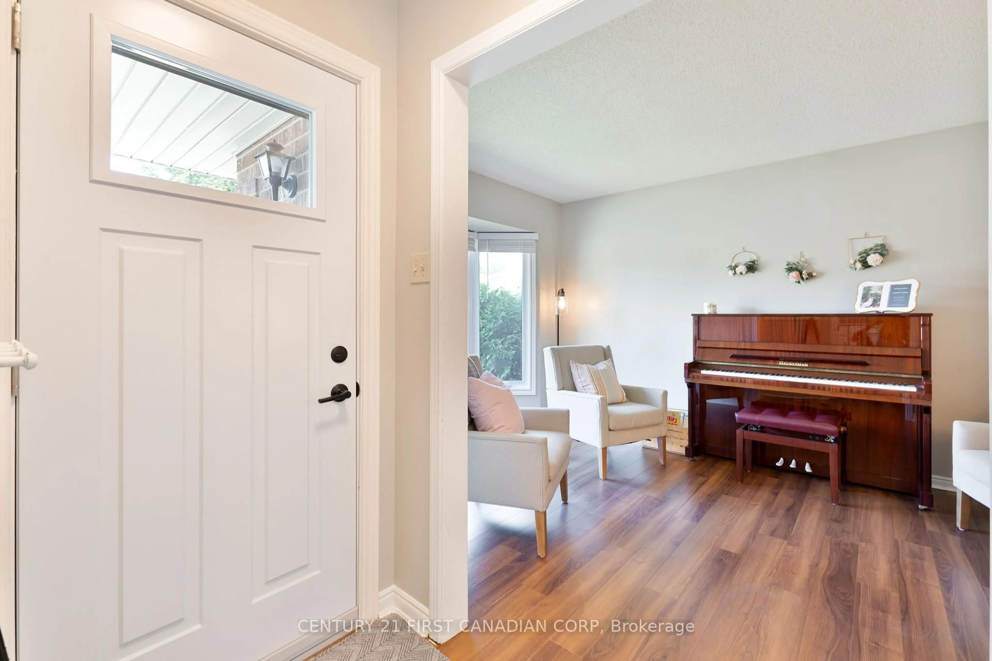 Indoor entryway for 162 Ashley Cres, London South Ontario N6E 3P9