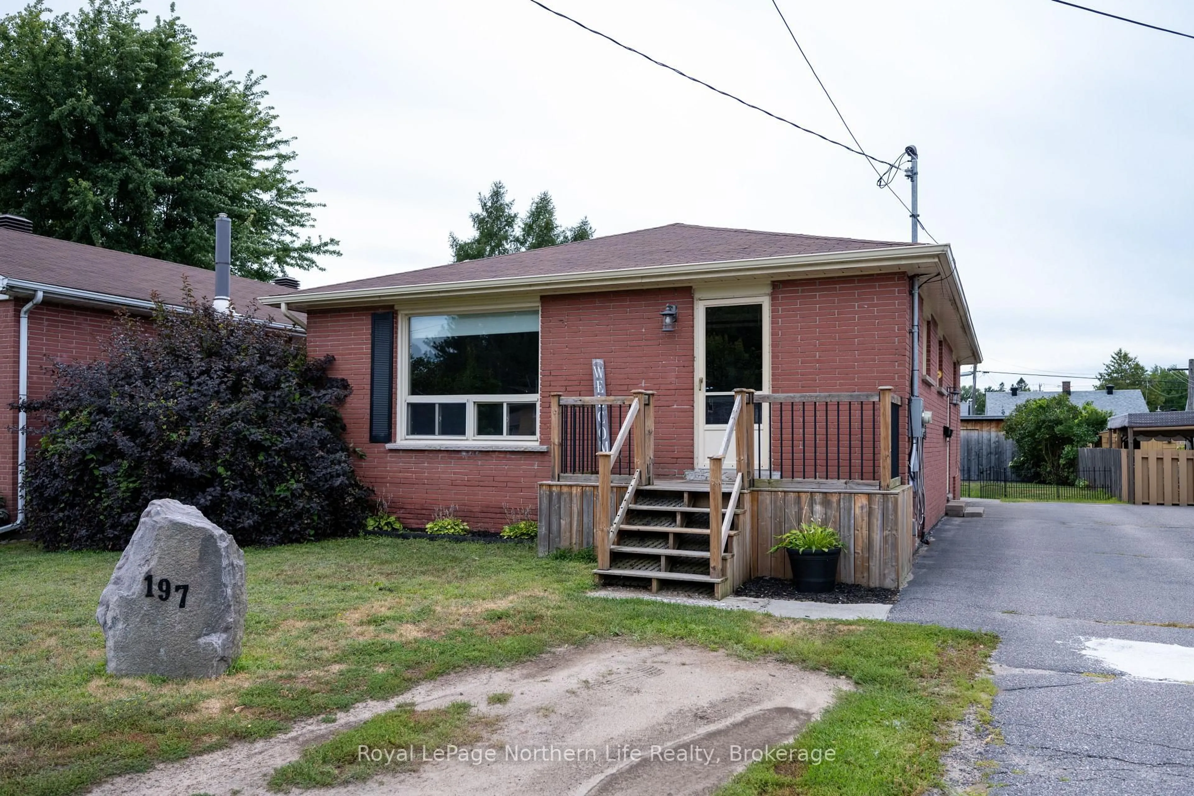 Home with brick exterior material, street for 197 Gladstone Ave, North Bay Ontario P1A 2M1