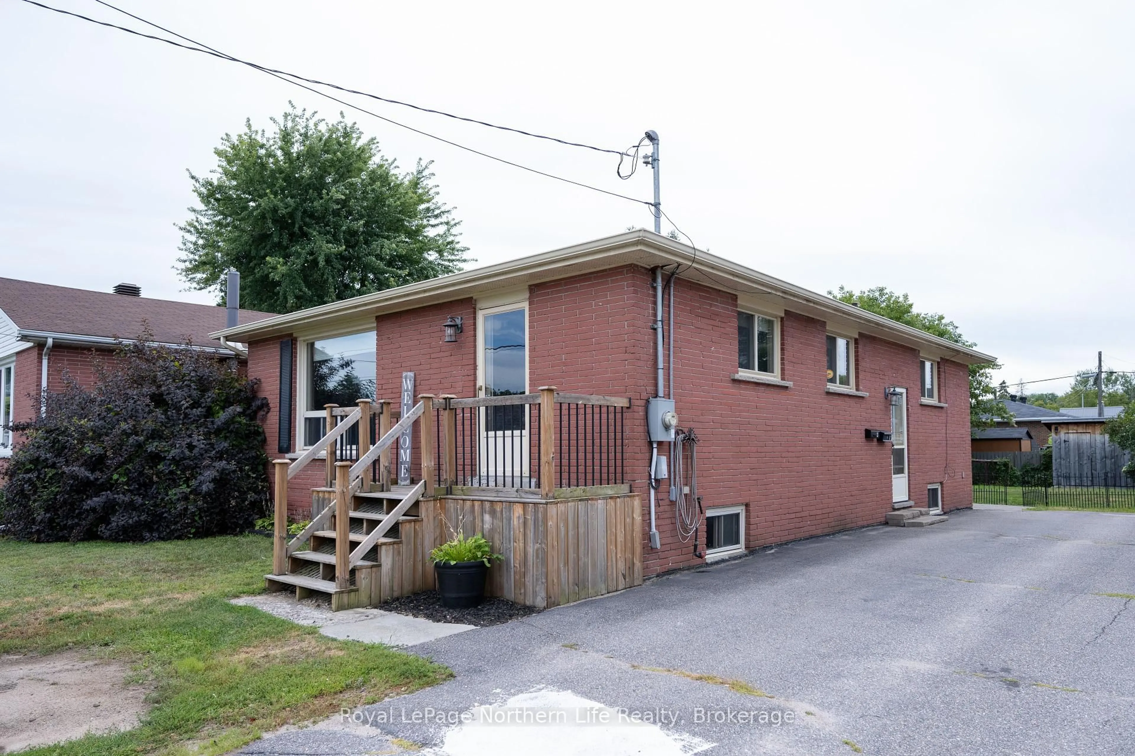 Home with brick exterior material, street for 197 Gladstone Ave, North Bay Ontario P1A 2M1