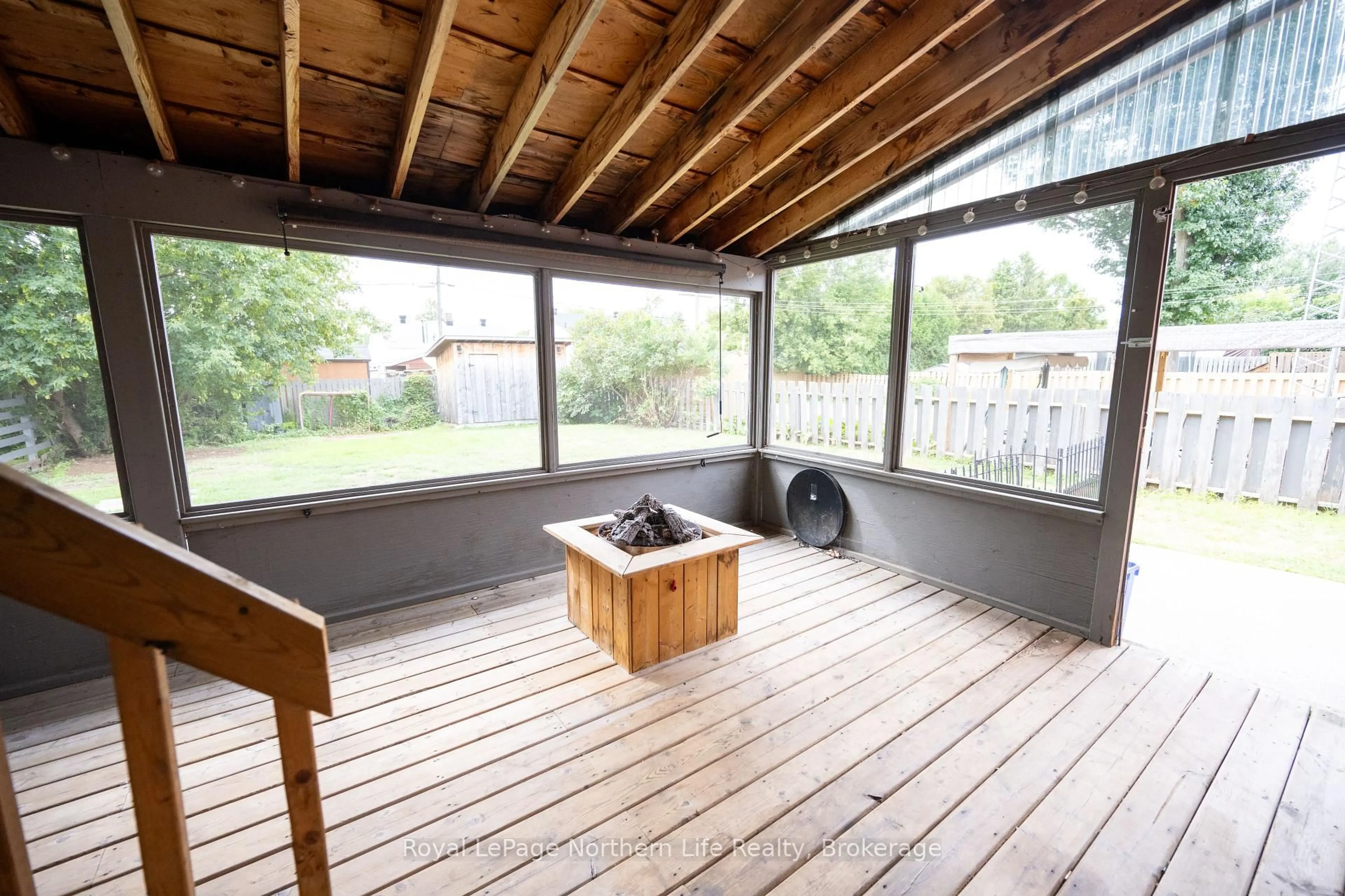 Patio, street for 197 Gladstone Ave, North Bay Ontario P1A 2M1