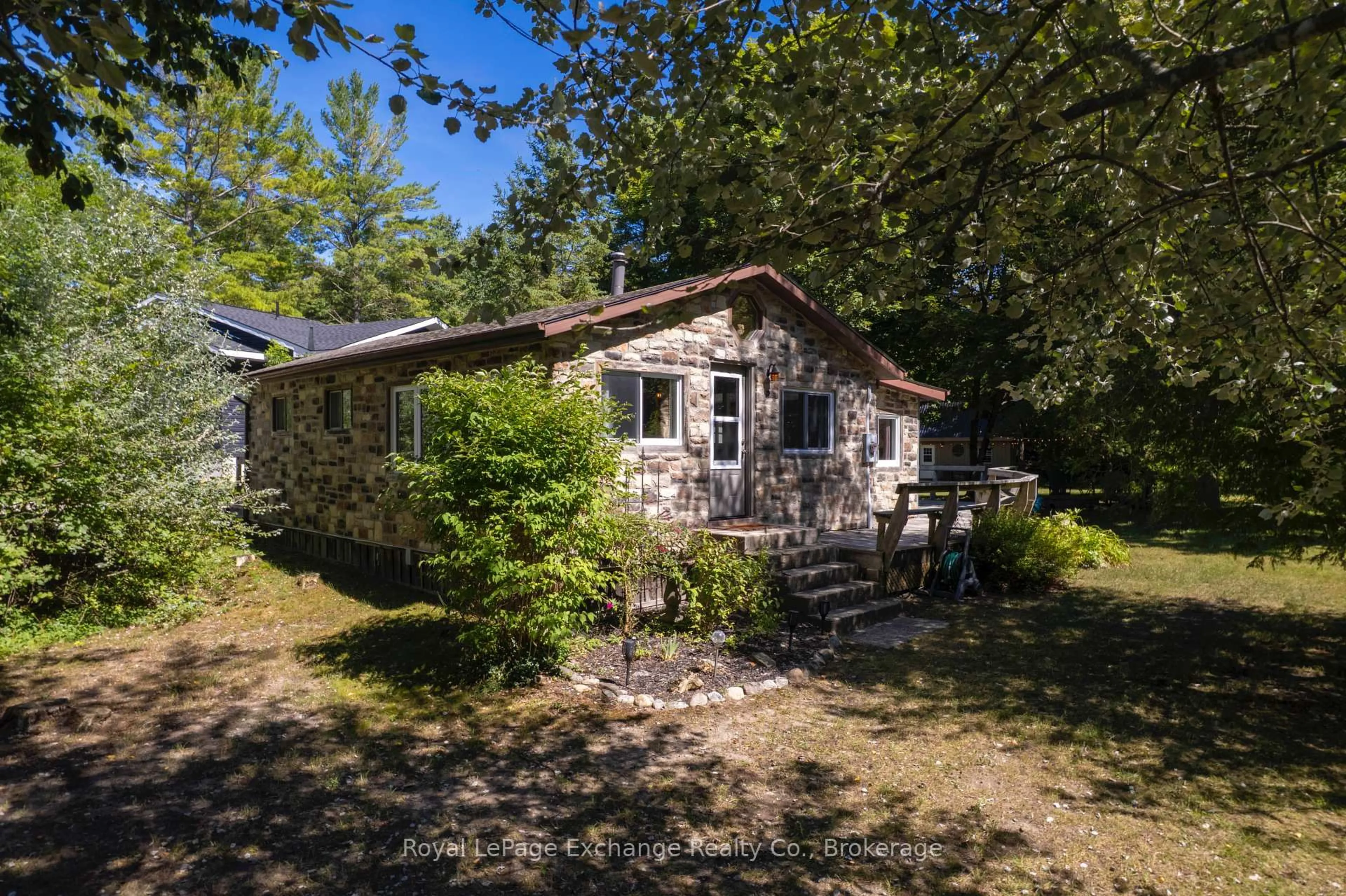 Shed for 109 Gordon St, Huron-Kinloss Ontario N2Z 0B3