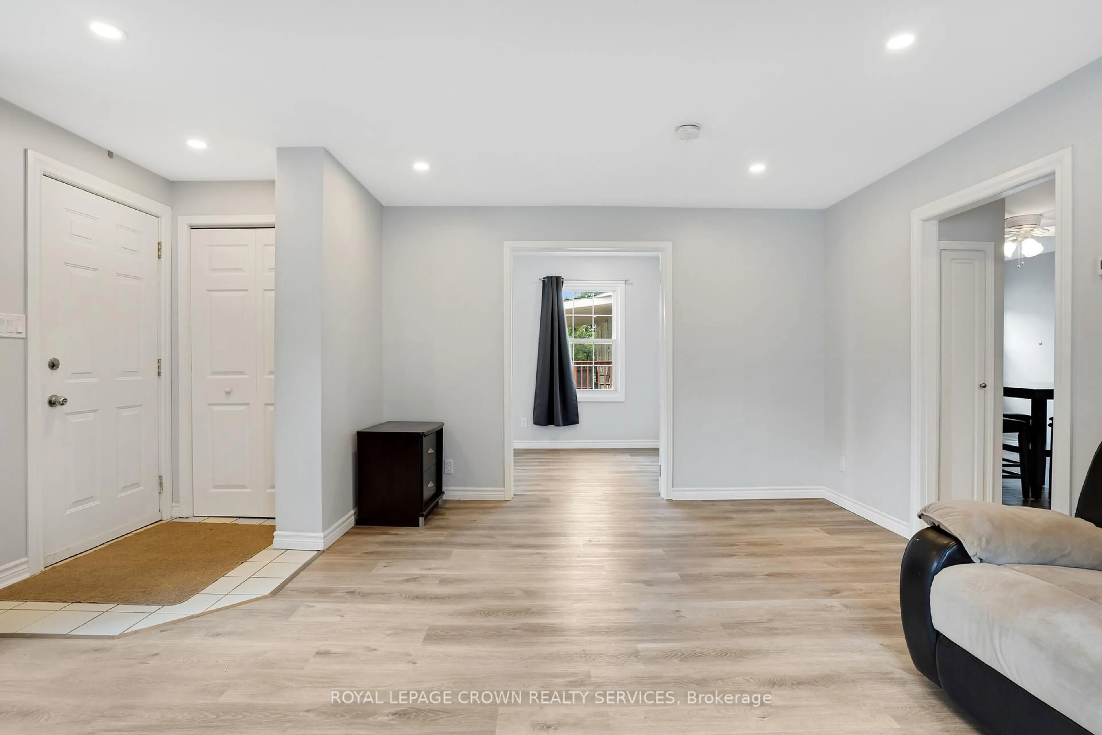 Indoor entryway for 50 Sixth Ave, Brantford Ontario N3S 1A7