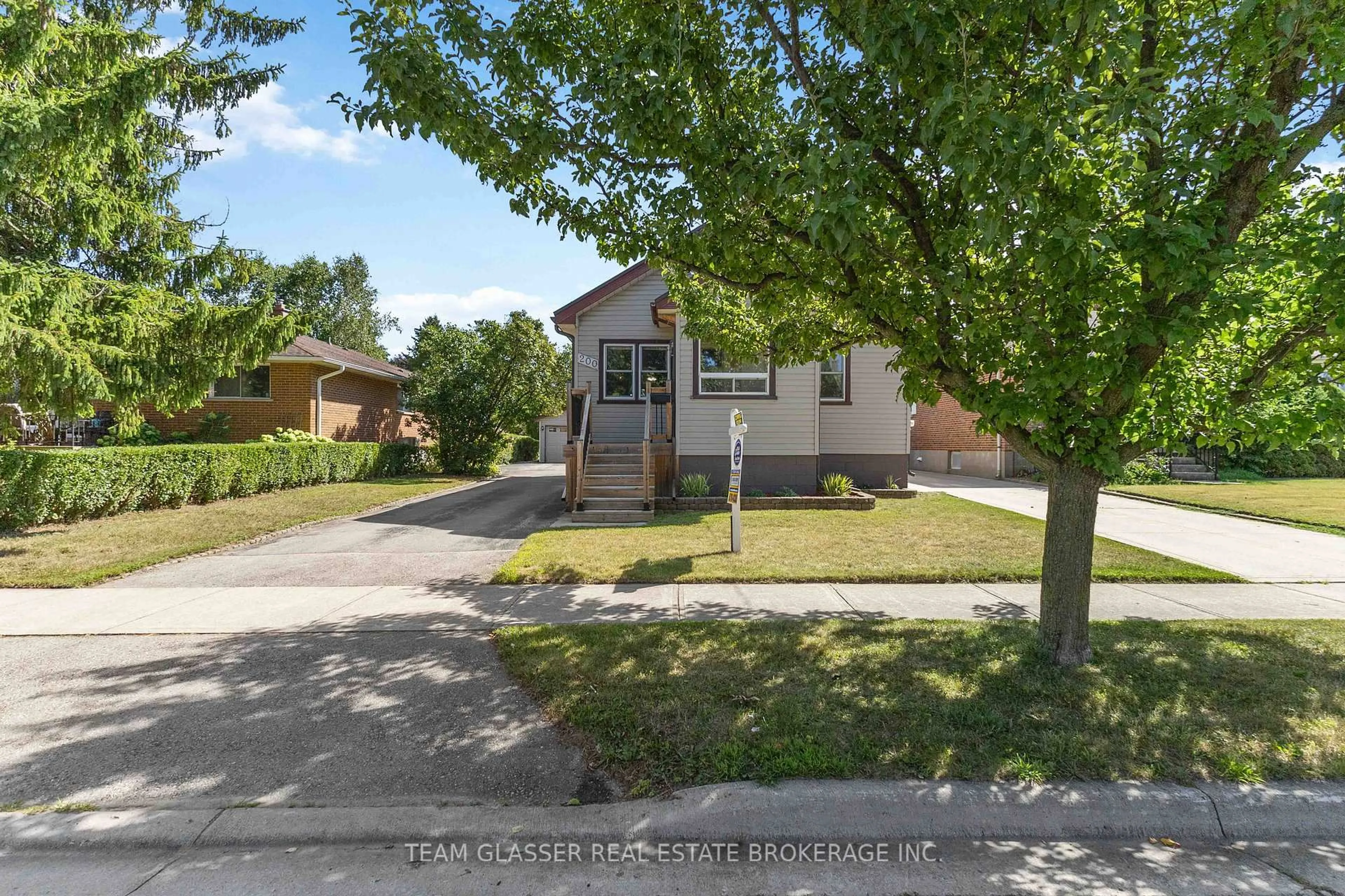 Unknown for 200 VANCOUVER St, London East Ontario N5W 4R7