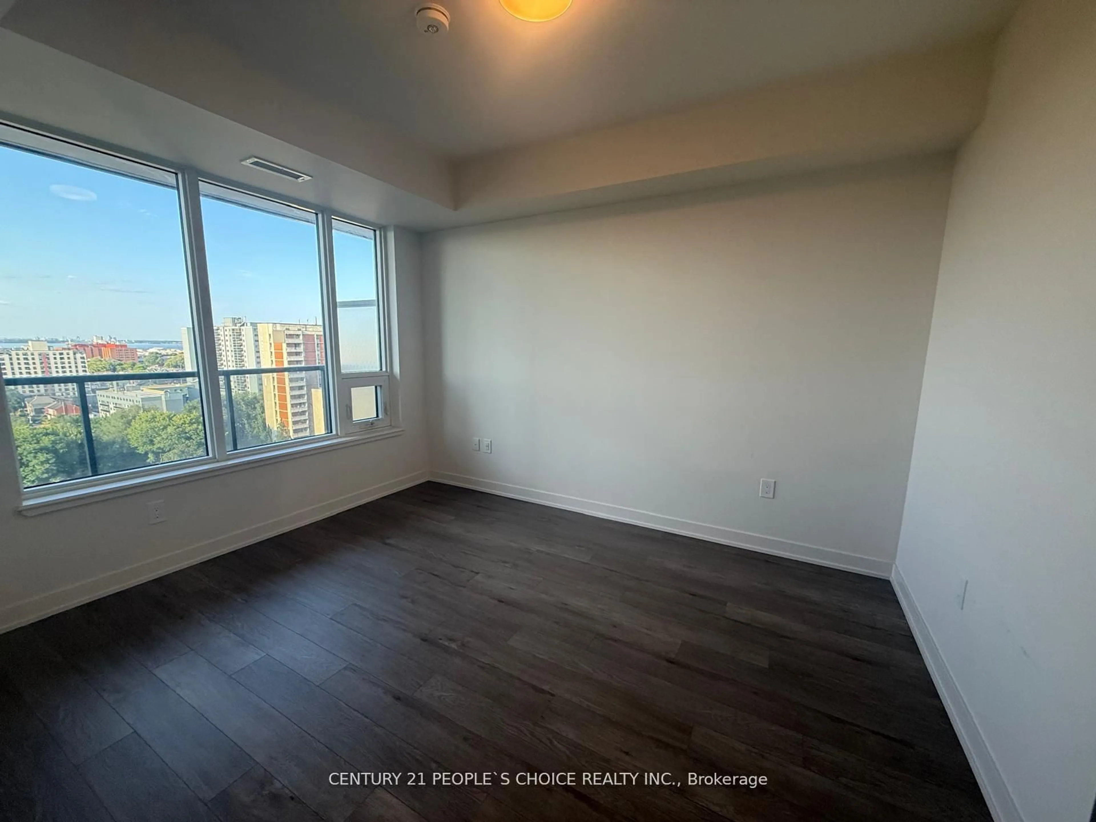A pic of a room for 212 King William St #1321, Hamilton Ontario L8R 0A7