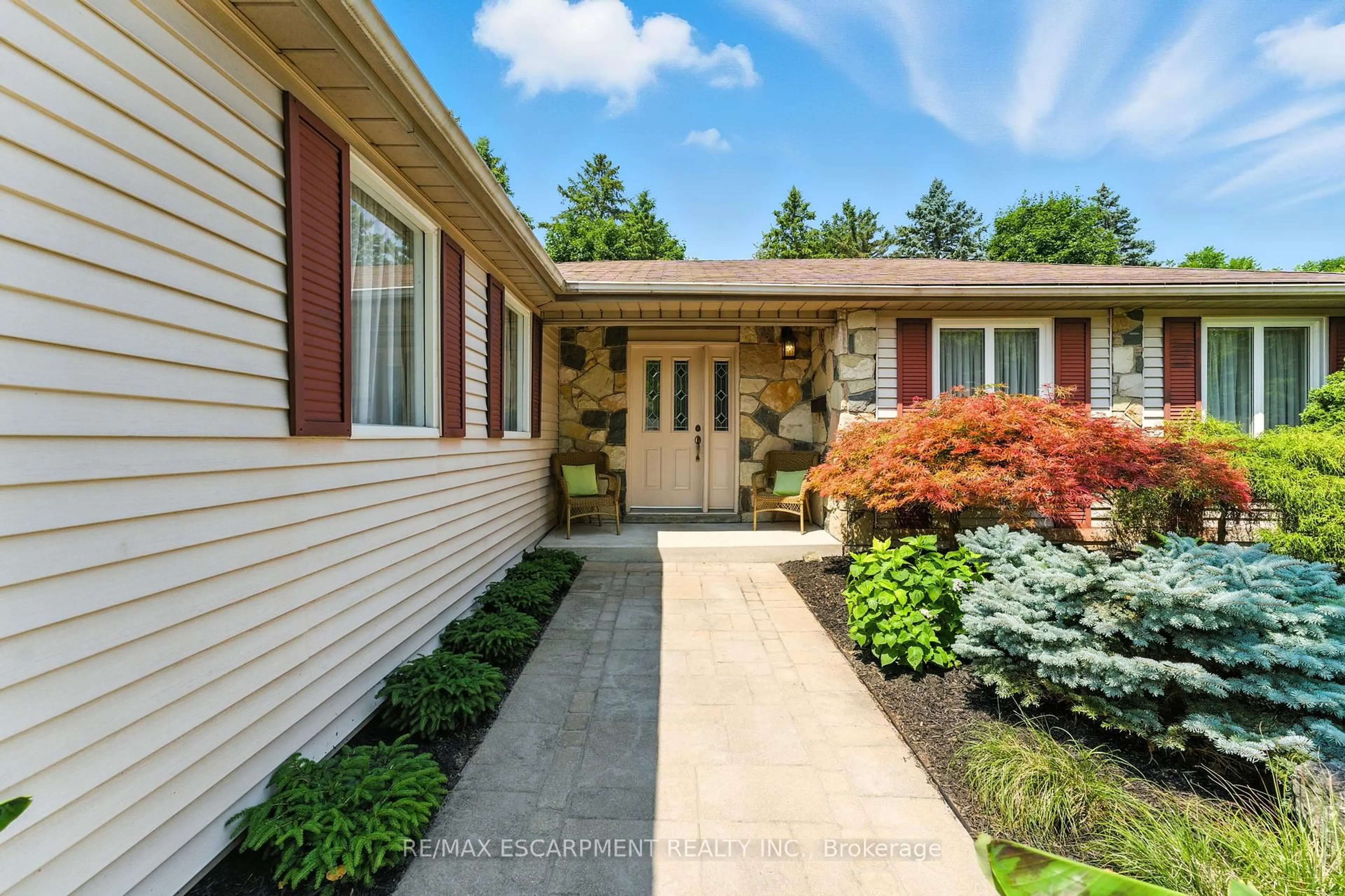 Unknown for 51 Pleasant Ave, Hamilton Ontario L9H 3T2
