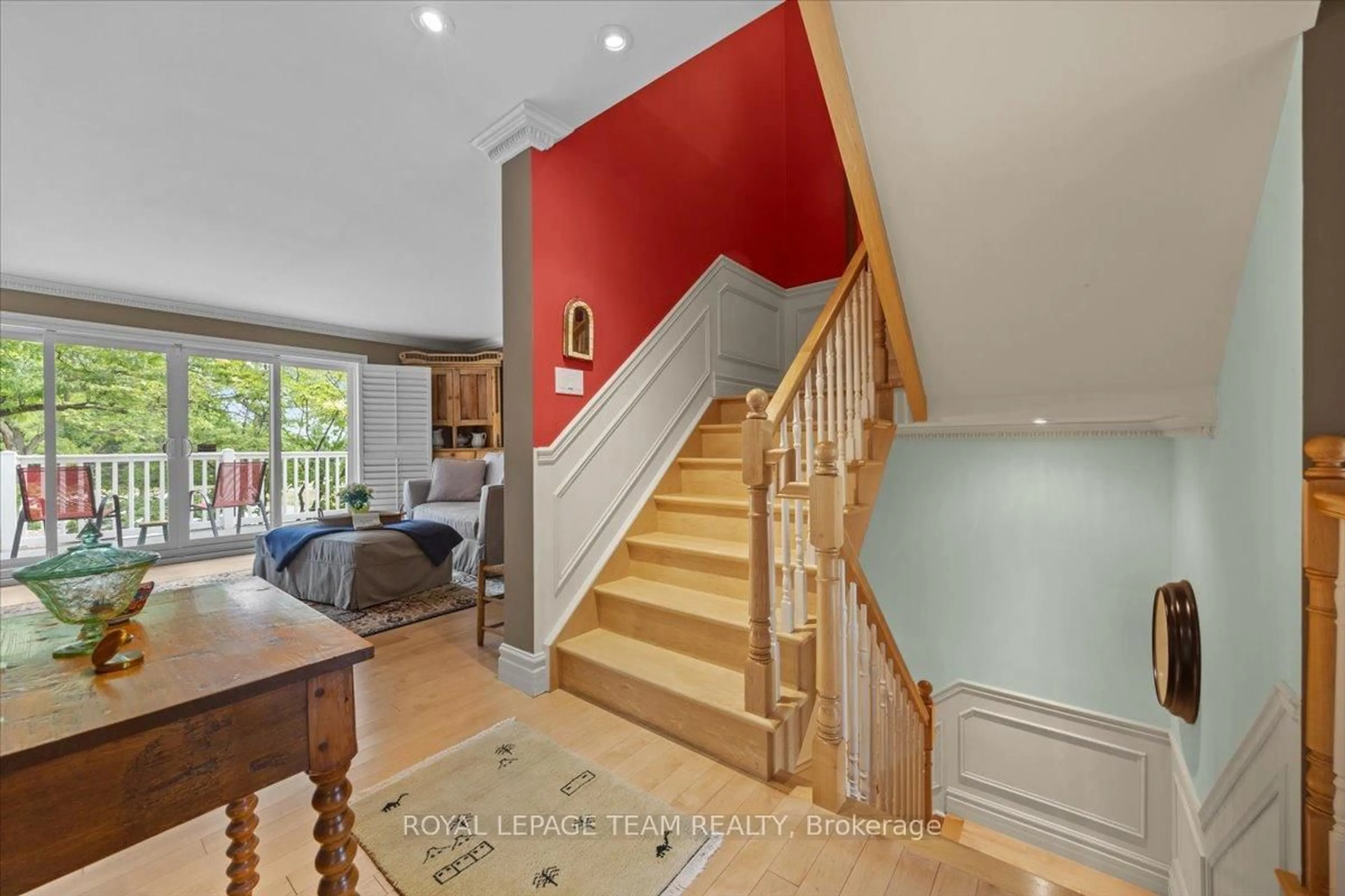 Indoor foyer for 27 Forsyth Lane #14, Ottawa Ontario K2H 9H2