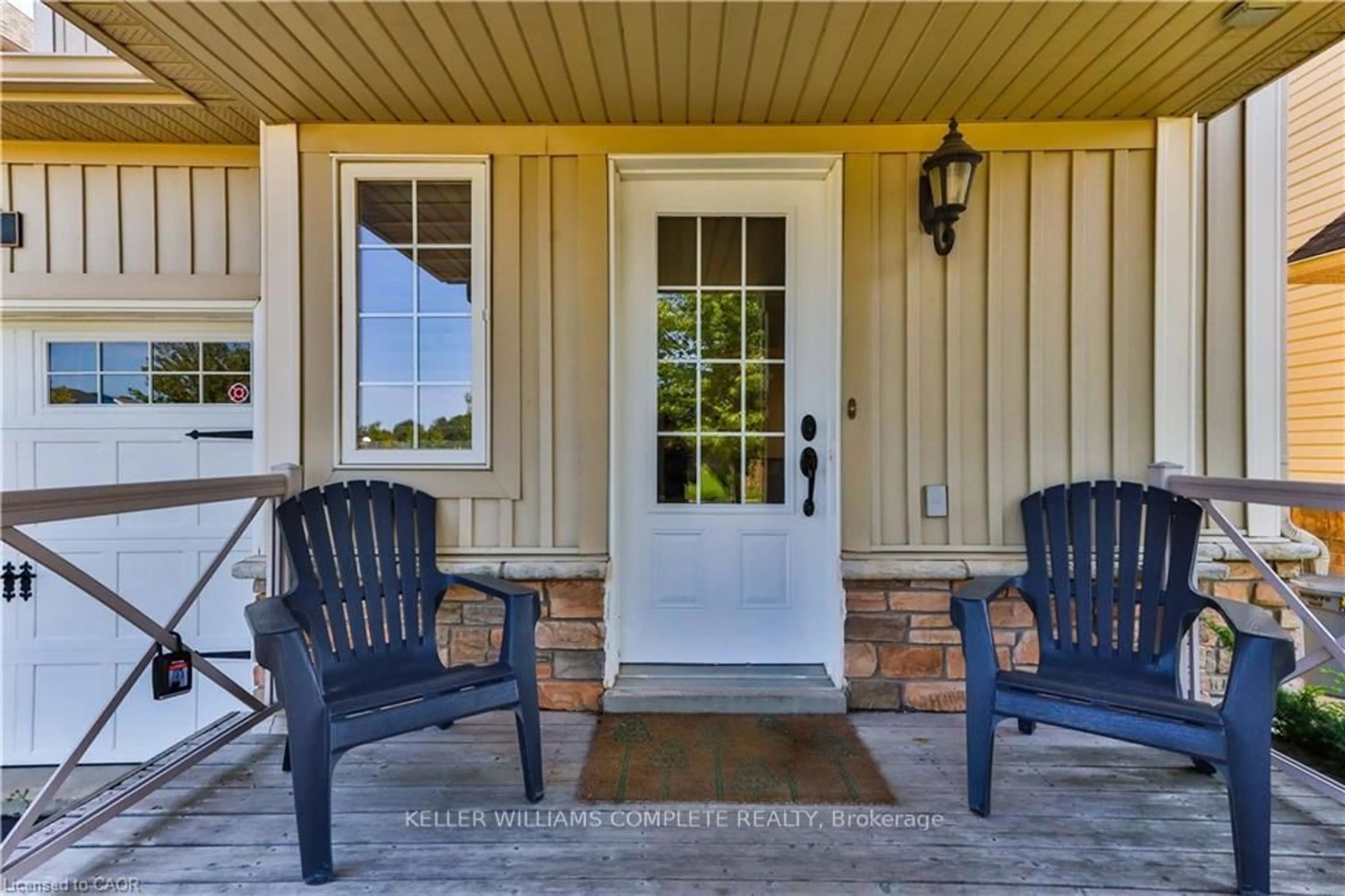 Indoor entryway for 151 SPRING CREEK Dr, Hamilton Ontario L8B 0X7