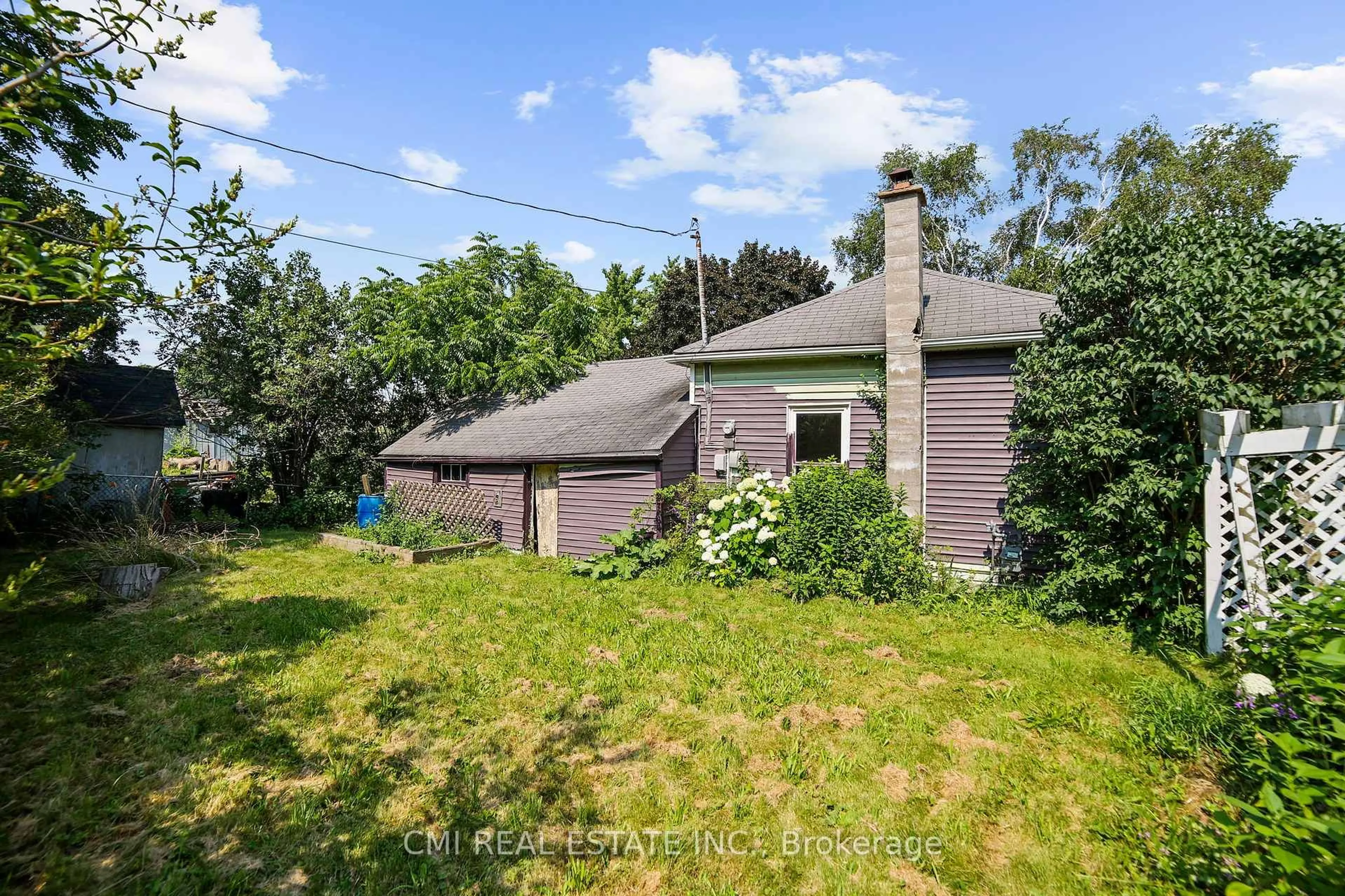 A pic from outside/outdoor area/front of a property/back of a property/a pic from drone, unknown for 120 Second Ave, Shelburne Ontario L0N 1S1