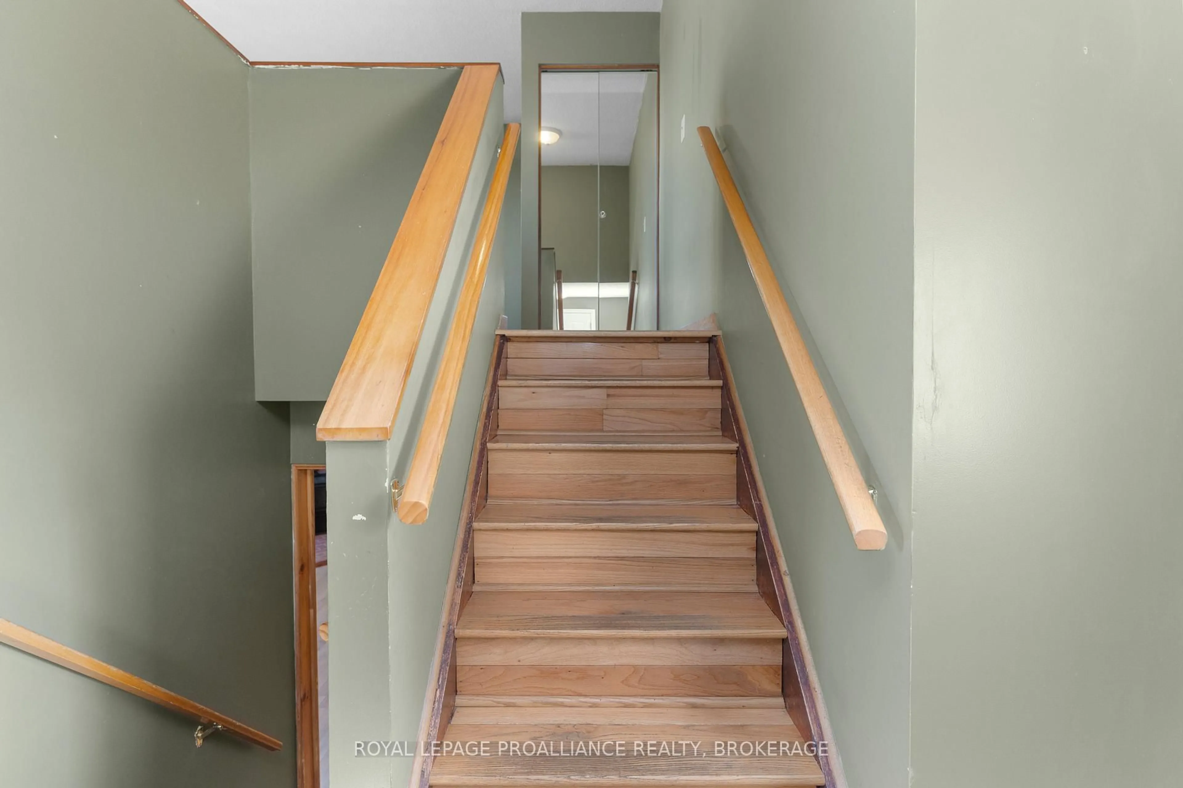 Stairs for 4328 Wilmer Rd, Perth Road Ontario K0H 2L0