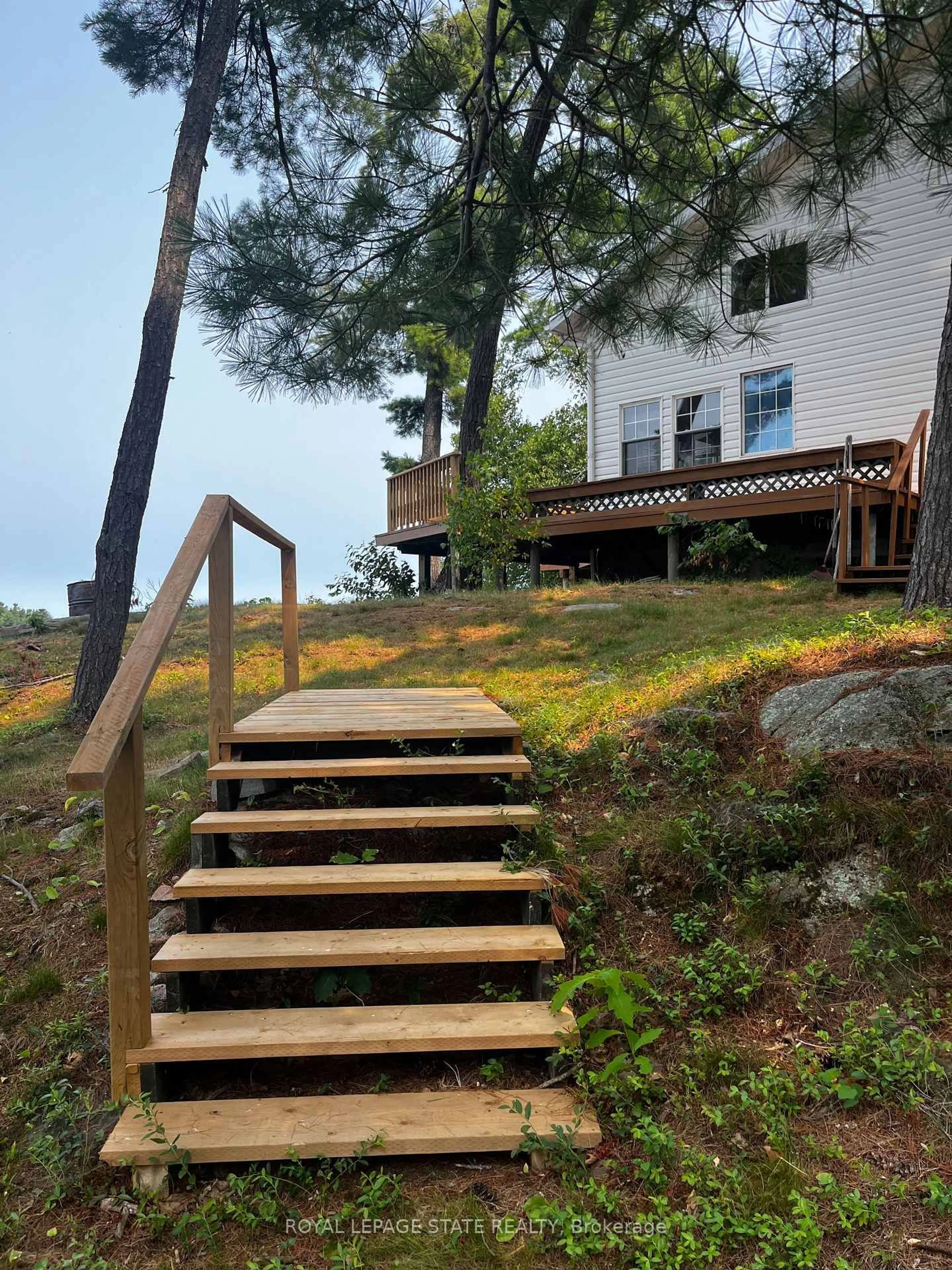 Stairs for WL106-1 Loudon Island 8 PCL 1715, West Nipissing Ontario P0H 1R0