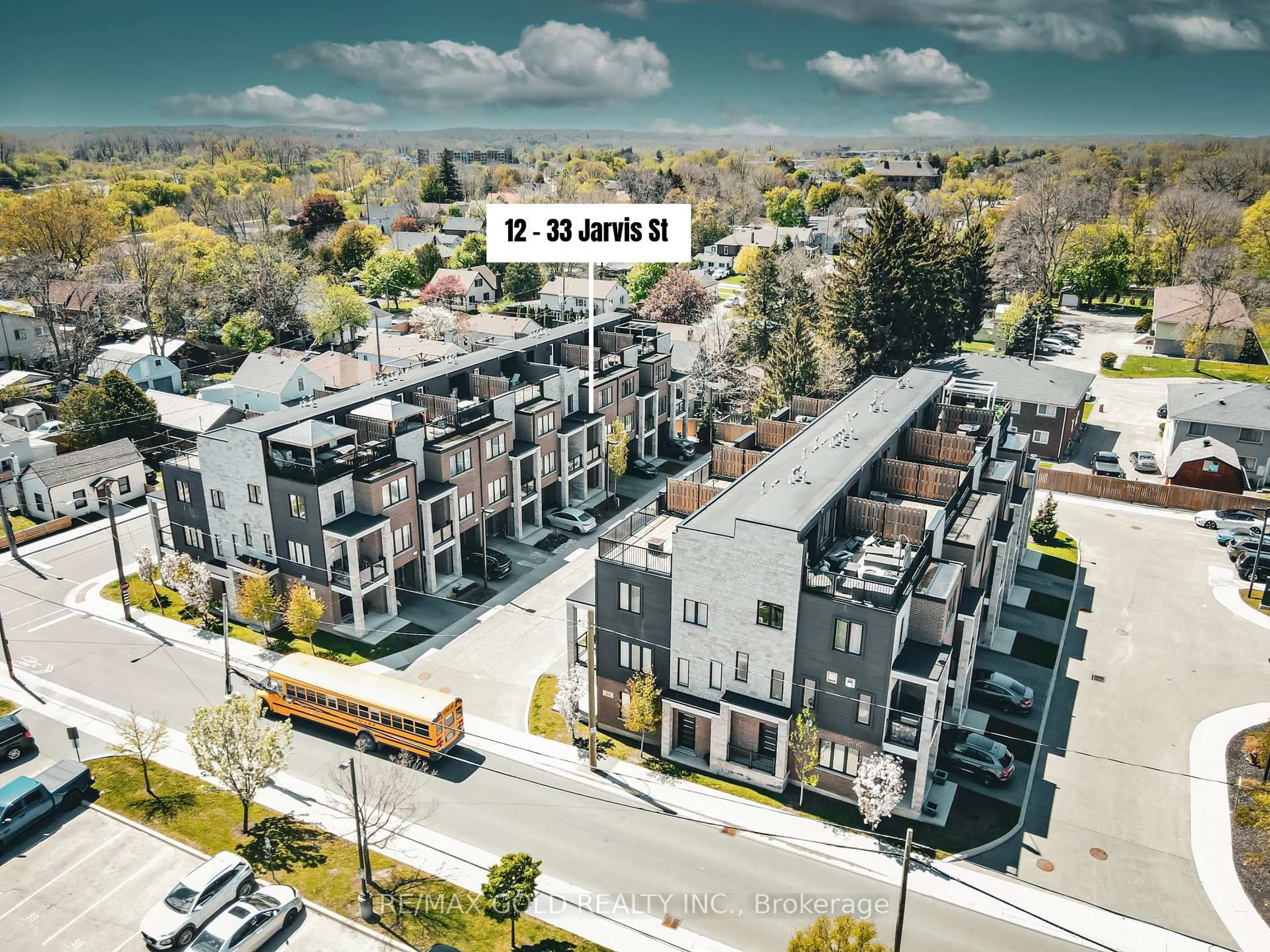 A pic from outside/outdoor area/front of a property/back of a property/a pic from drone, street for 33 Jarvis St #12, Brantford Ontario N3T 4A7