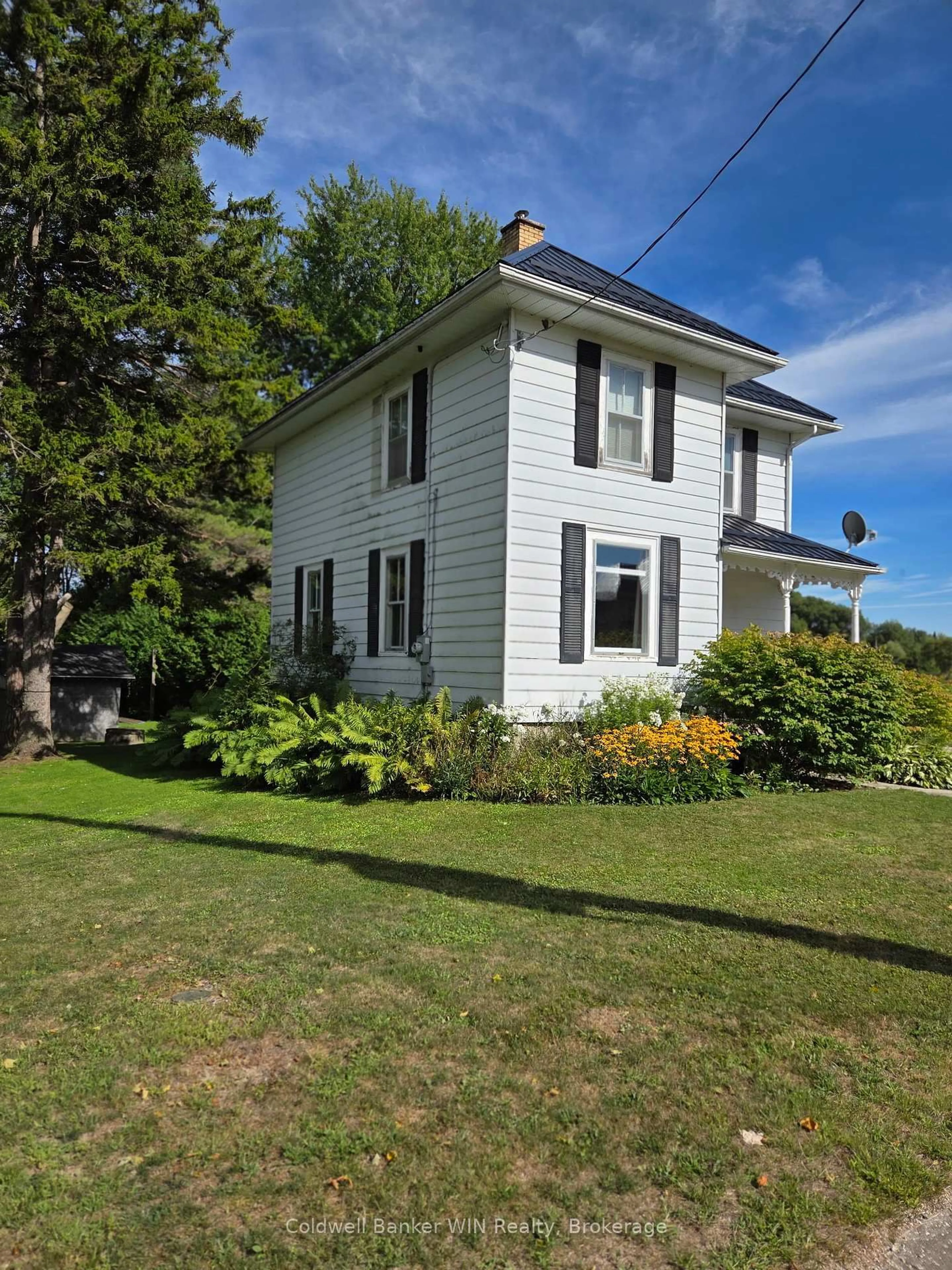 Home with vinyl exterior material, building for 392017 GREY ROAD 109, Southgate Ontario N0G 2A0