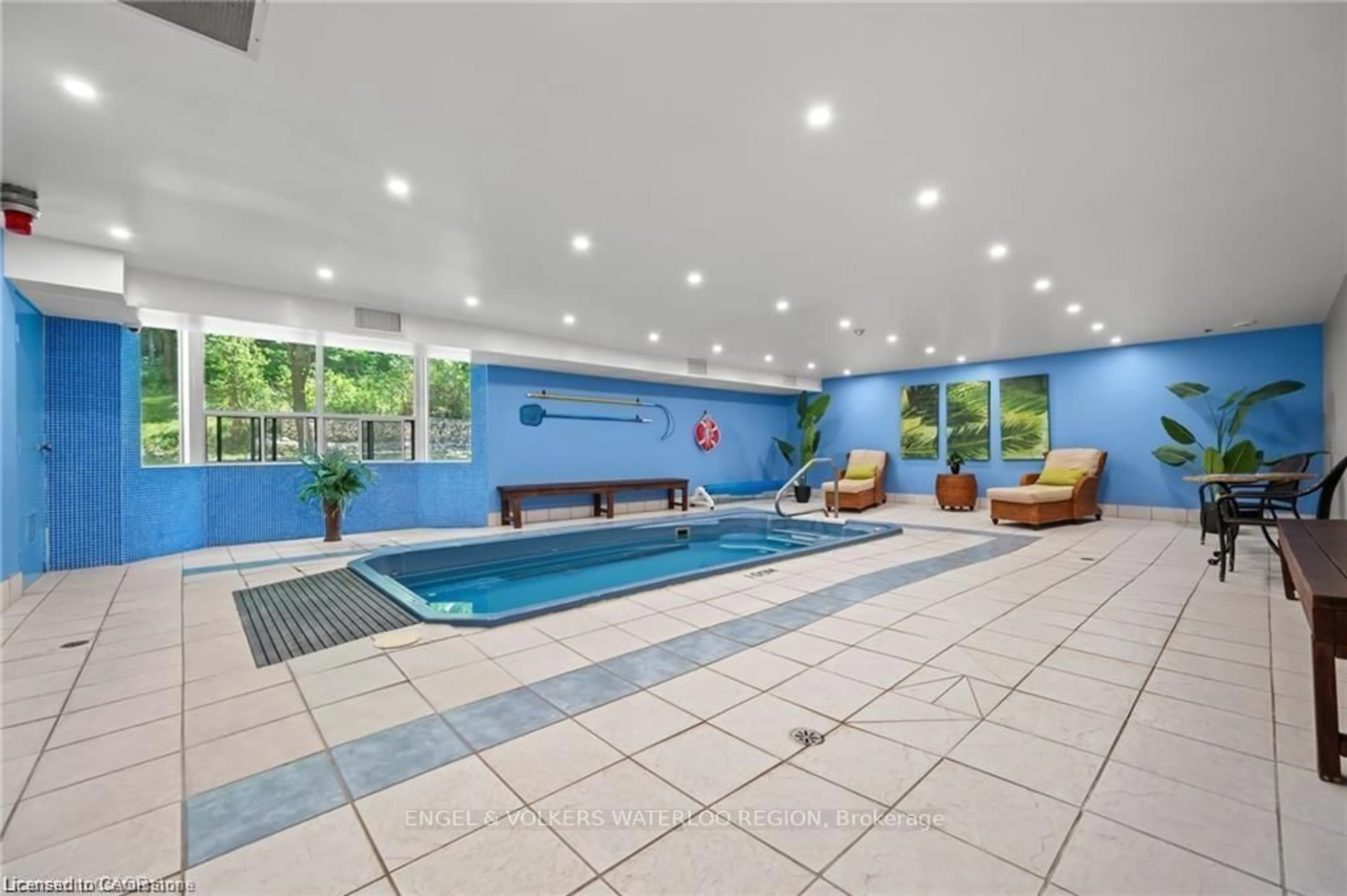 Pool for 55 Green Valley Dr #1804, Kitchener Ontario N2P 1Z6