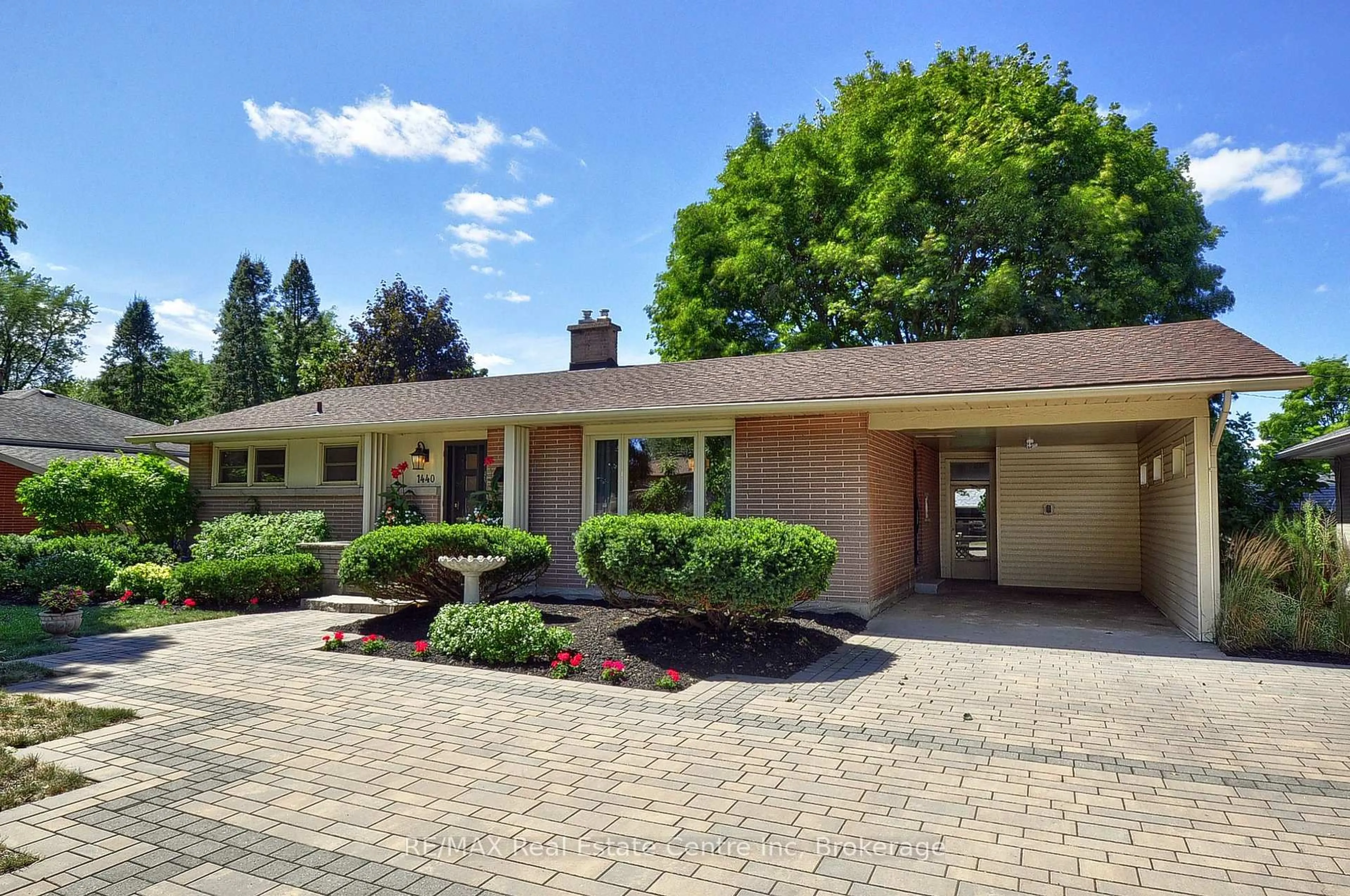 Home with brick exterior material, street for 1440 MARY Ave, Cambridge Ontario N3H 4P1