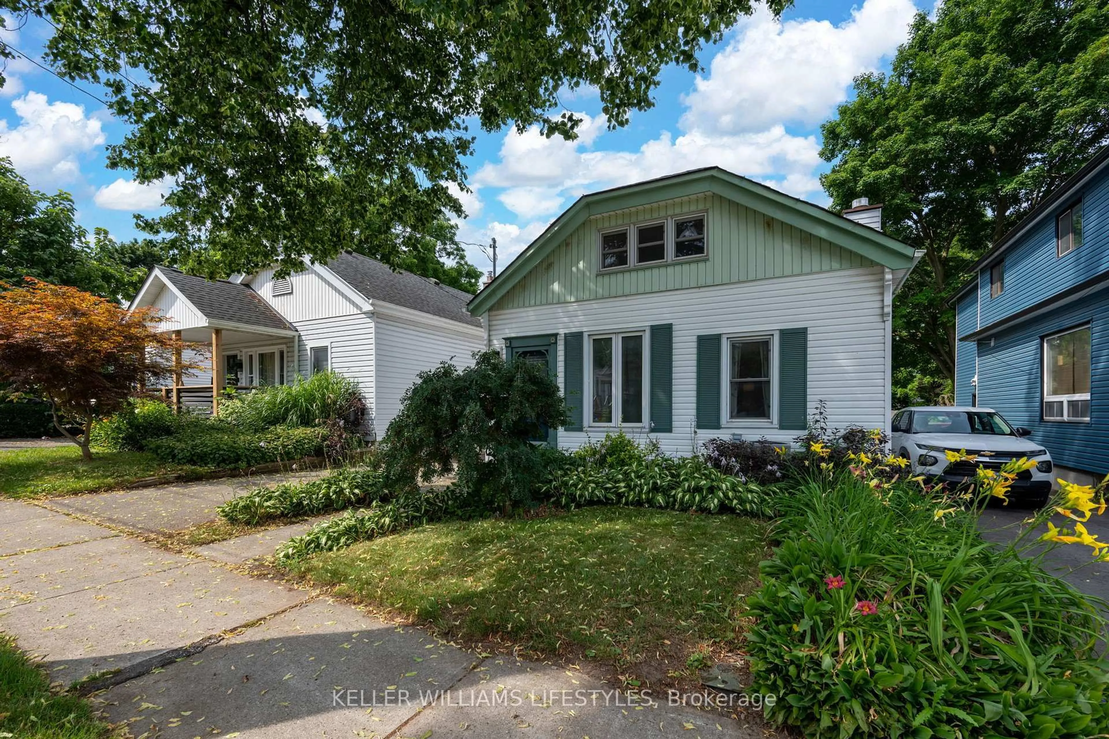 Home with vinyl exterior material, street for 57 Bedford Rd, London East Ontario N5Y 1Z5