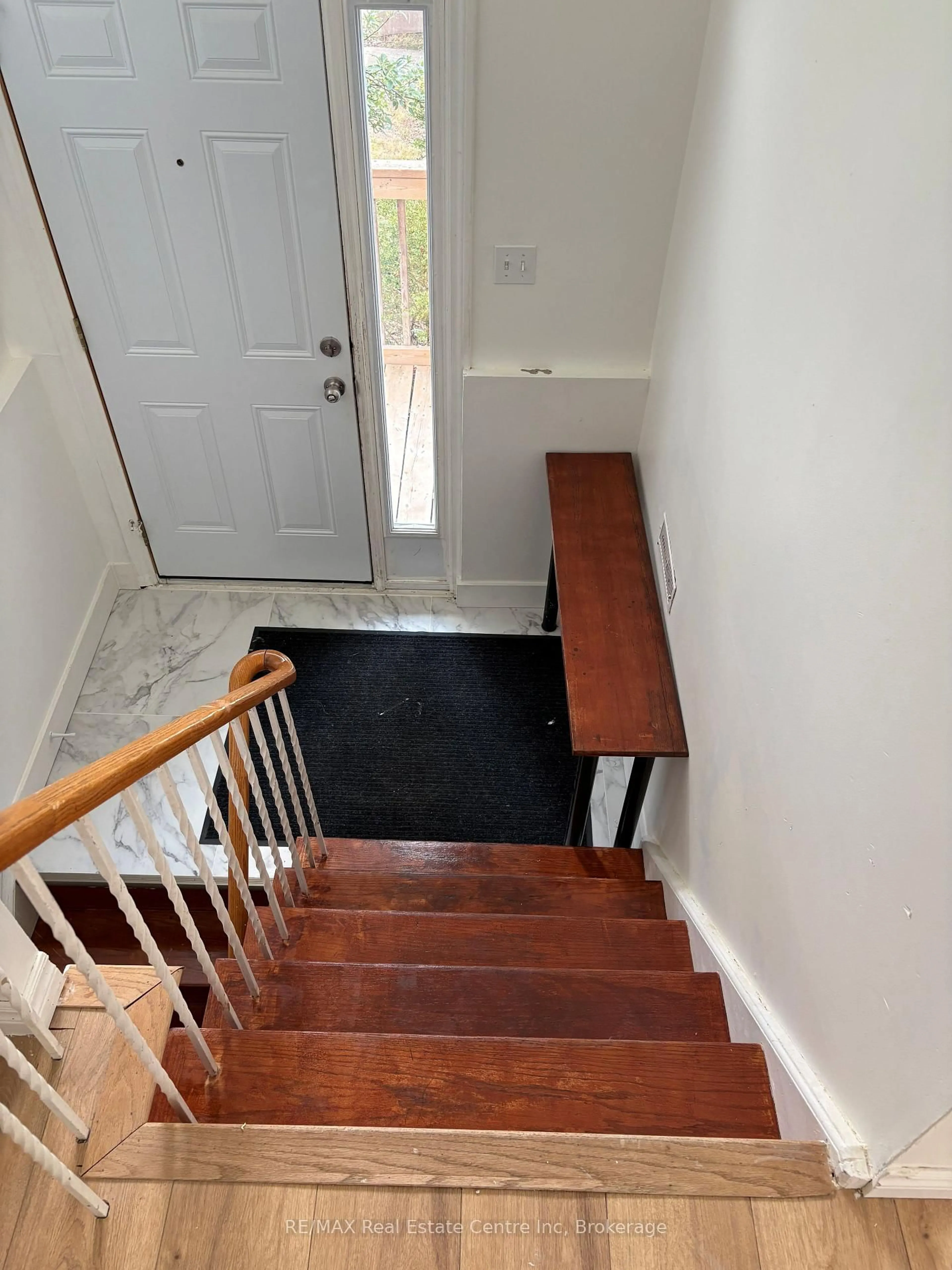 Stairs for 58 Conroy Cres, Guelph Ontario N1G 2V6