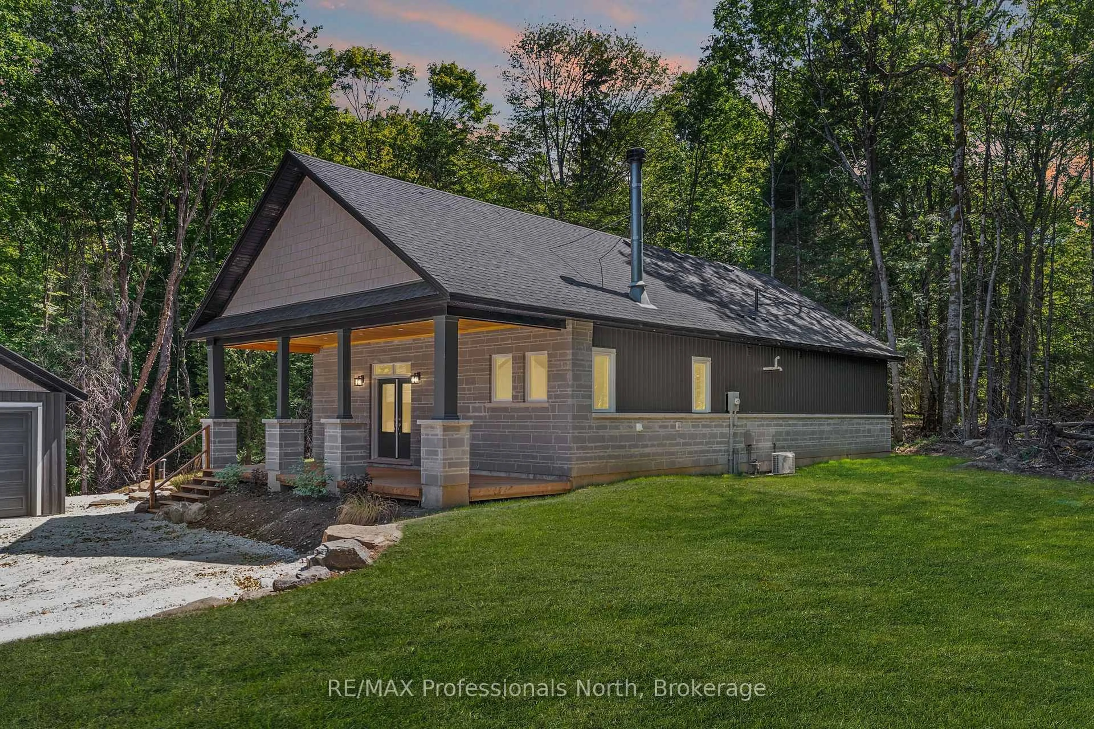 Home with vinyl exterior material, unknown for 1076 Angel Rd, Dysart et al Ontario K0M 1S0