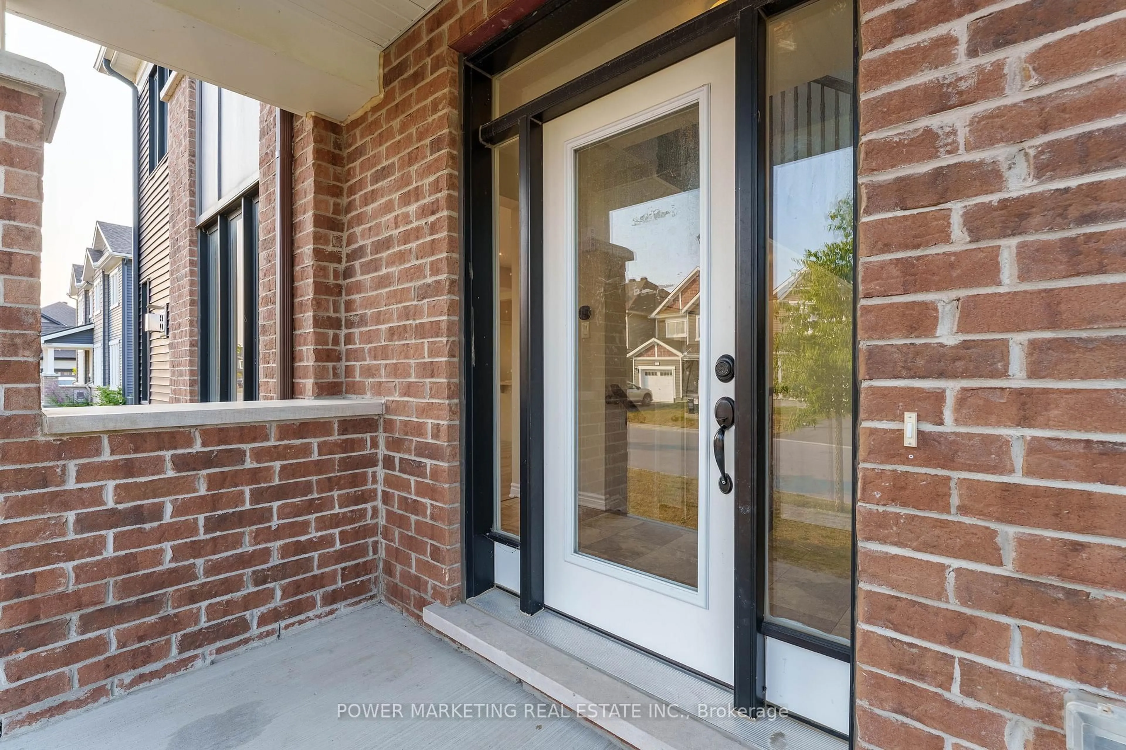 Indoor entryway for 701 Megrez Way, Ottawa Ontario K2J 6S9