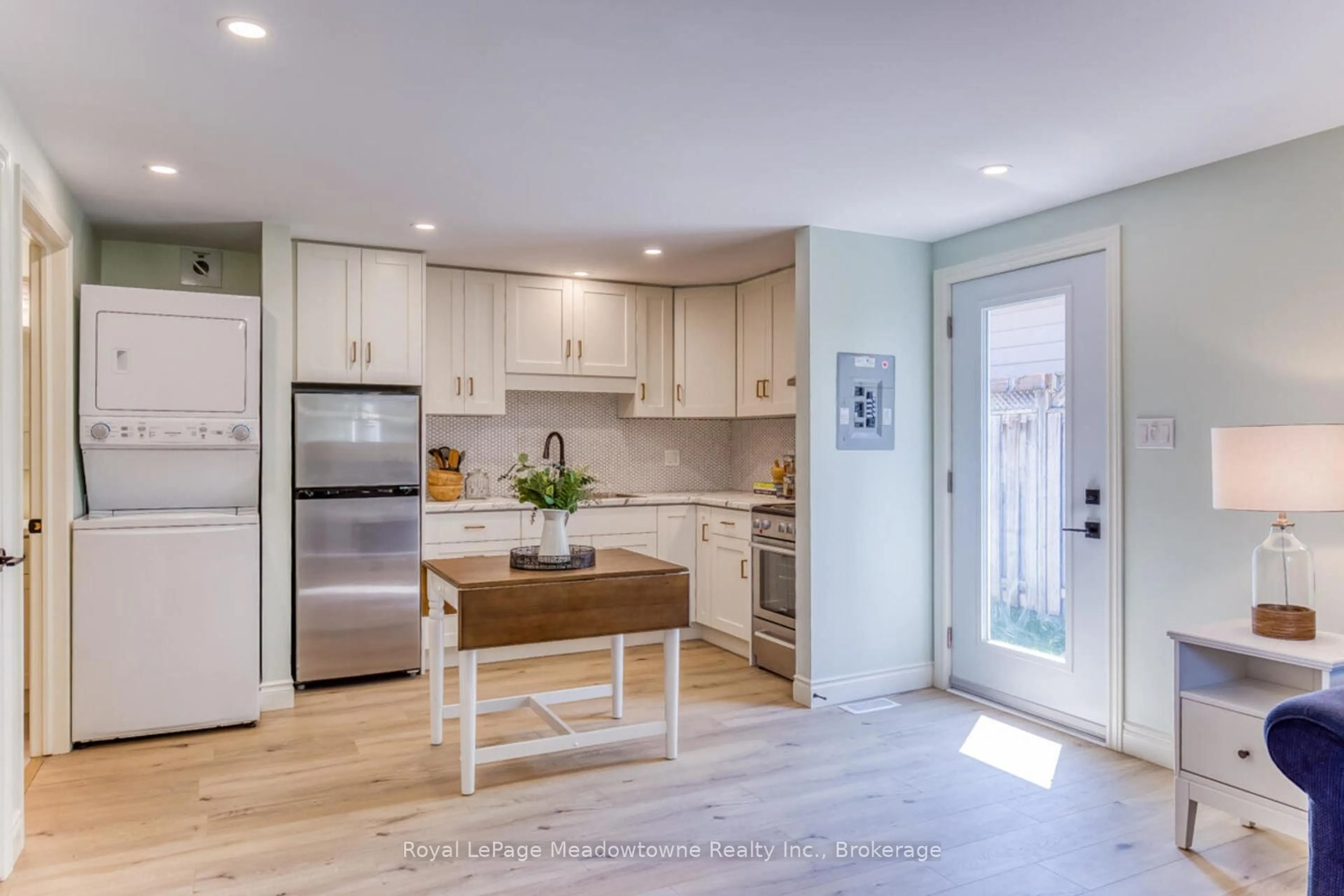 Open concept kitchen, unknown for 30 Cluthe Cres, Kitchener Ontario N2P 1M8