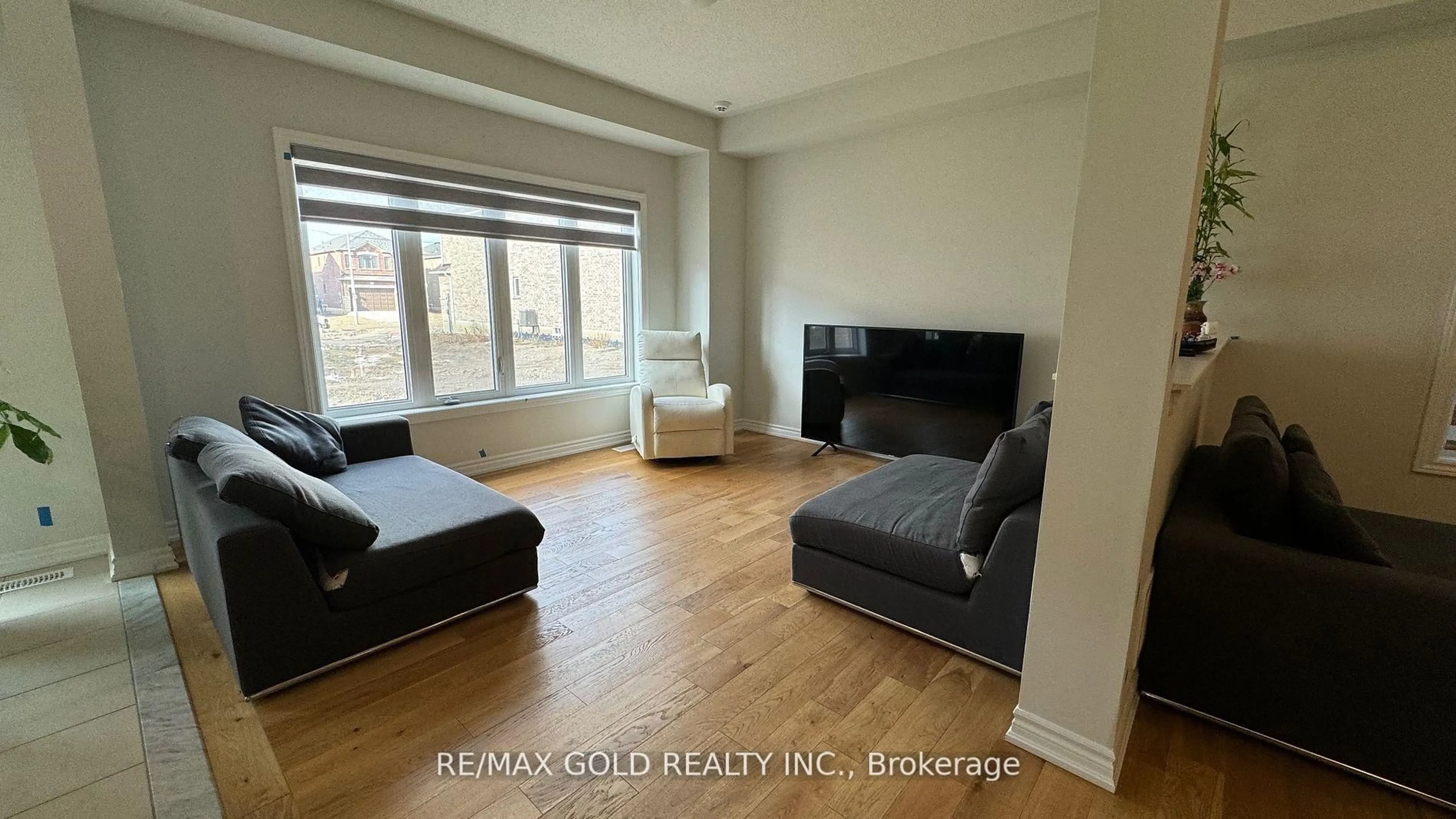 A pic of a room for 109 Palace St, Thorold Ontario L2V 0M9