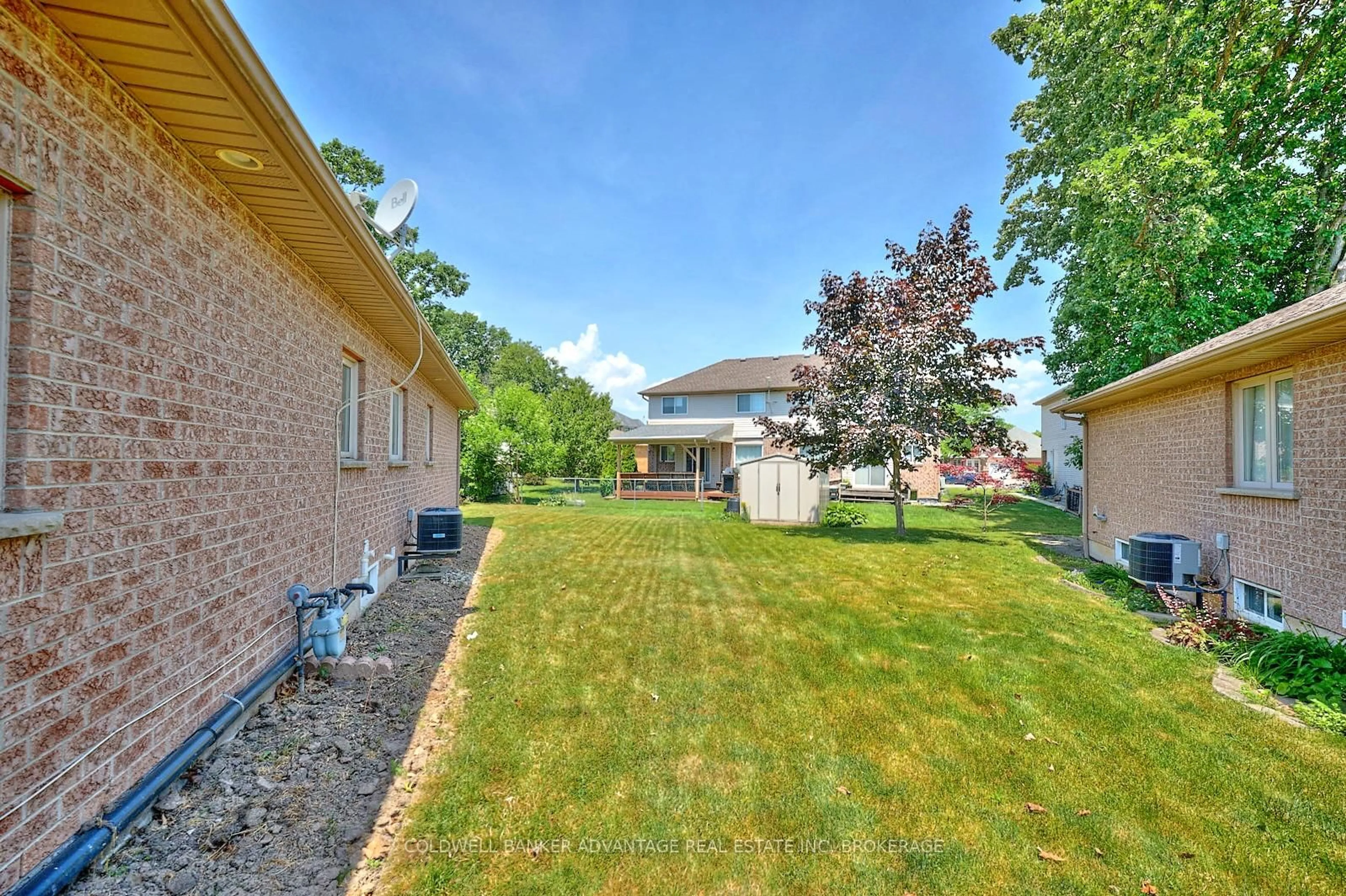 Patio, street for 54 BRIDGEWATER Crt, Welland Ontario L3C 7M6