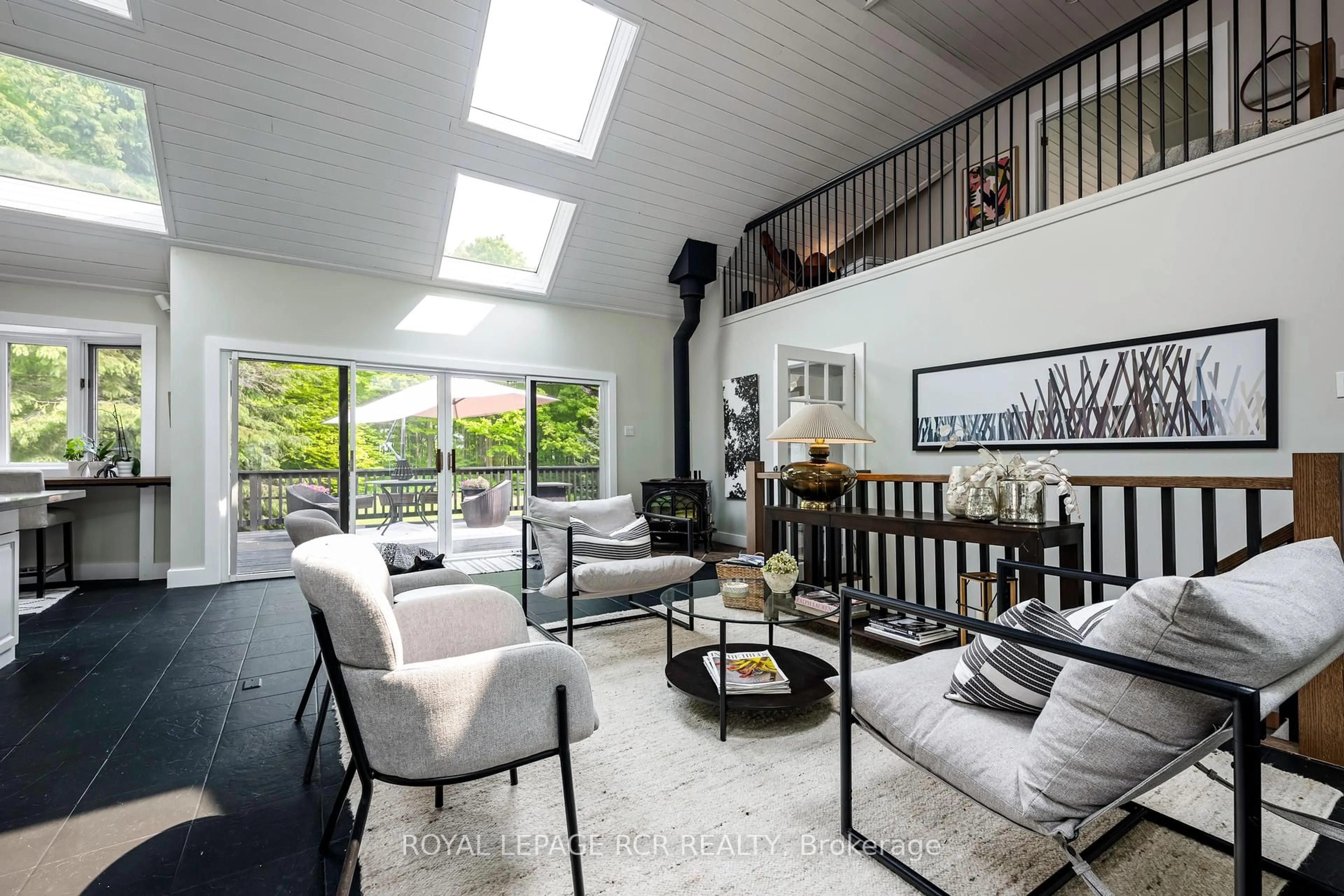 Living room with furniture, unknown for 427049 25th Sdrd, Mono Ontario L9V 1E5