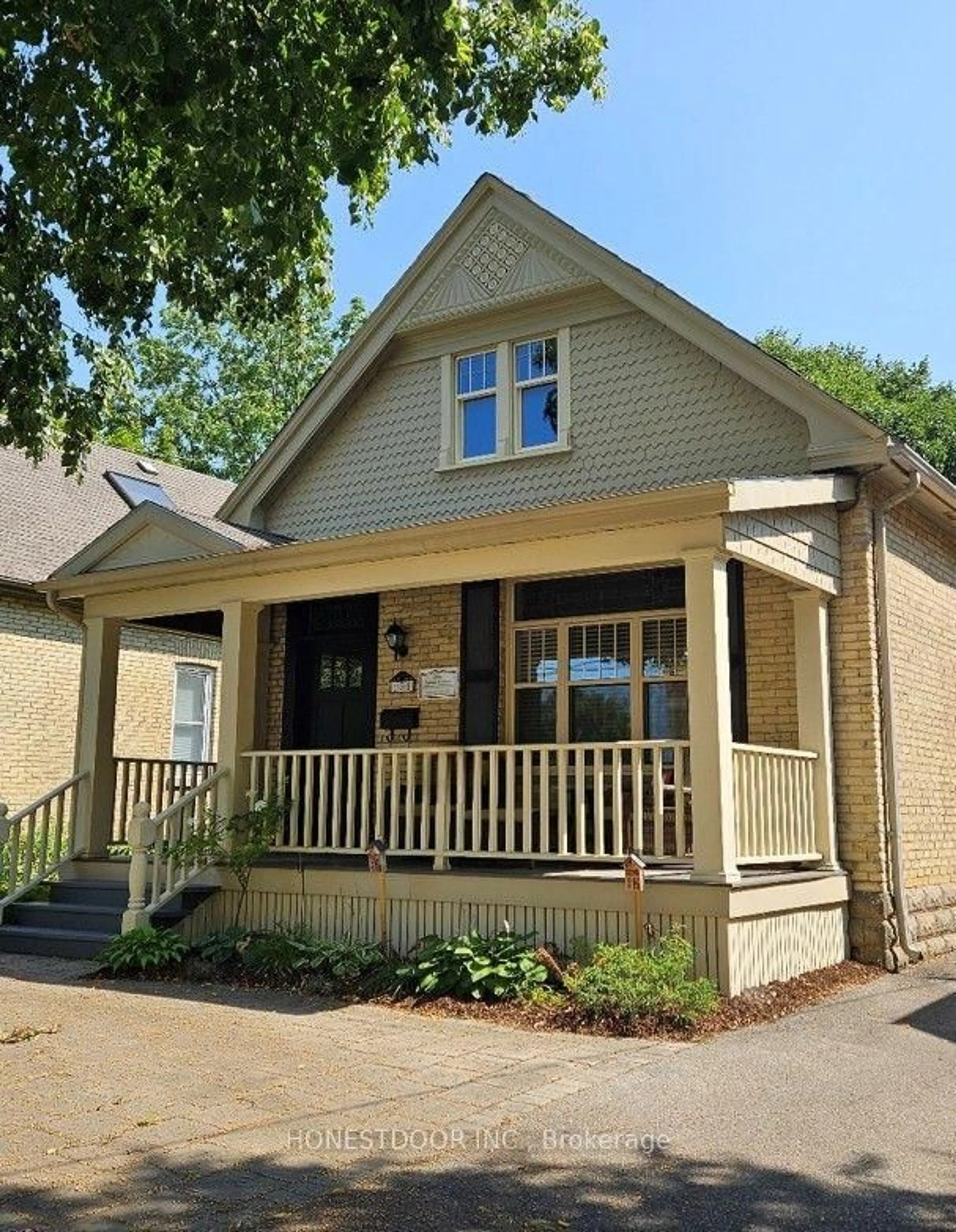 Home with vinyl exterior material, street for 135 Duchess Ave, London South Ontario N6C 1N8