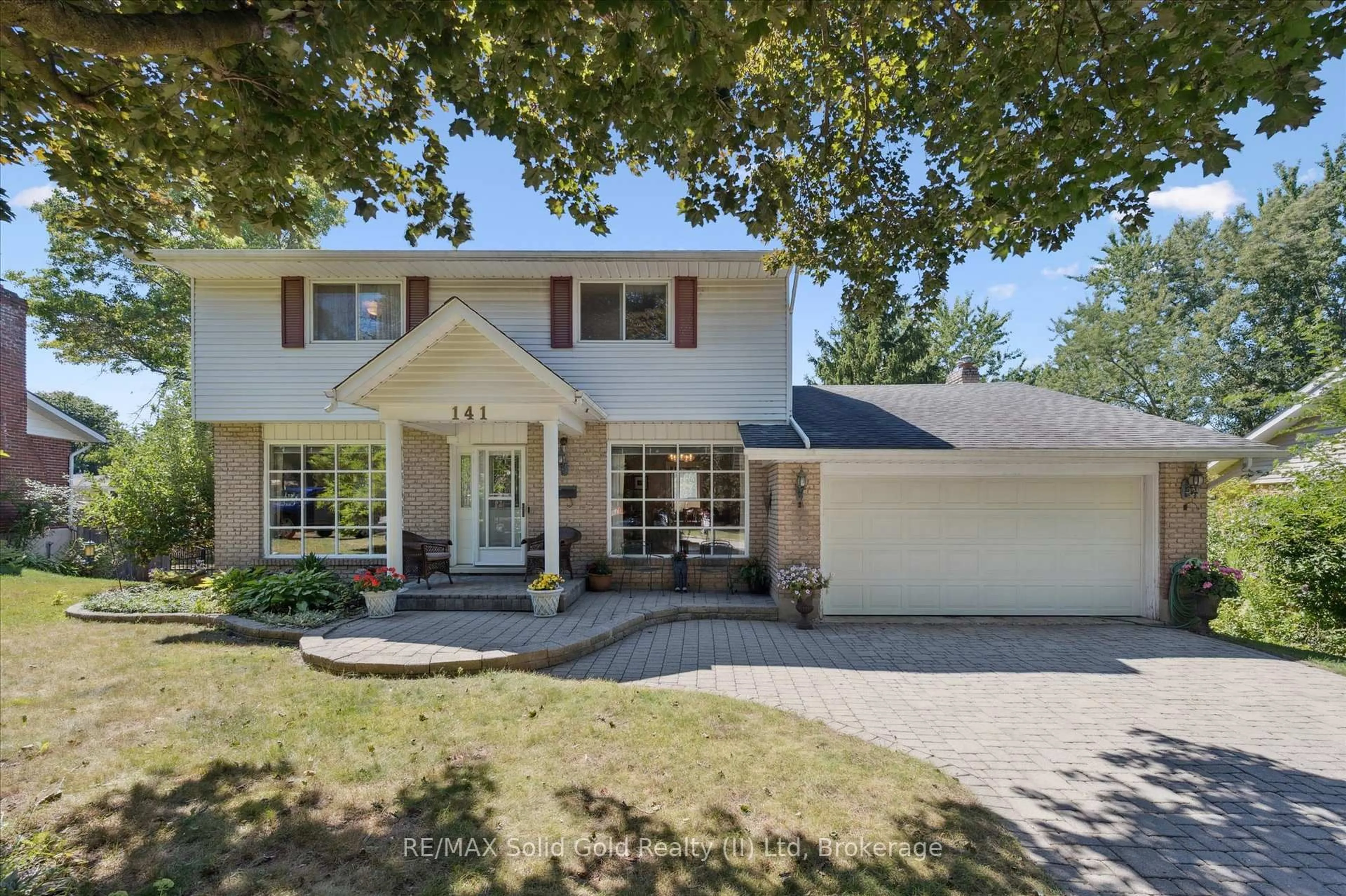 Home with vinyl exterior material, street for 141 Weston Pl, Waterloo Ontario N2J 3W2